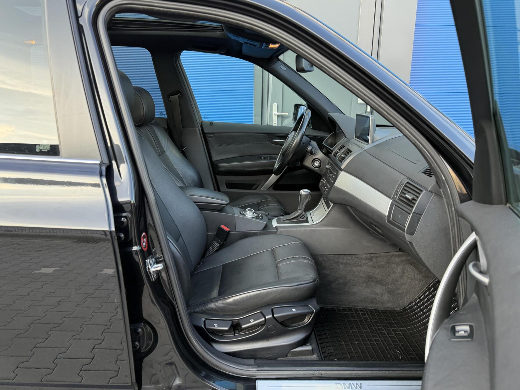 Foto van BMW X3 2.5si