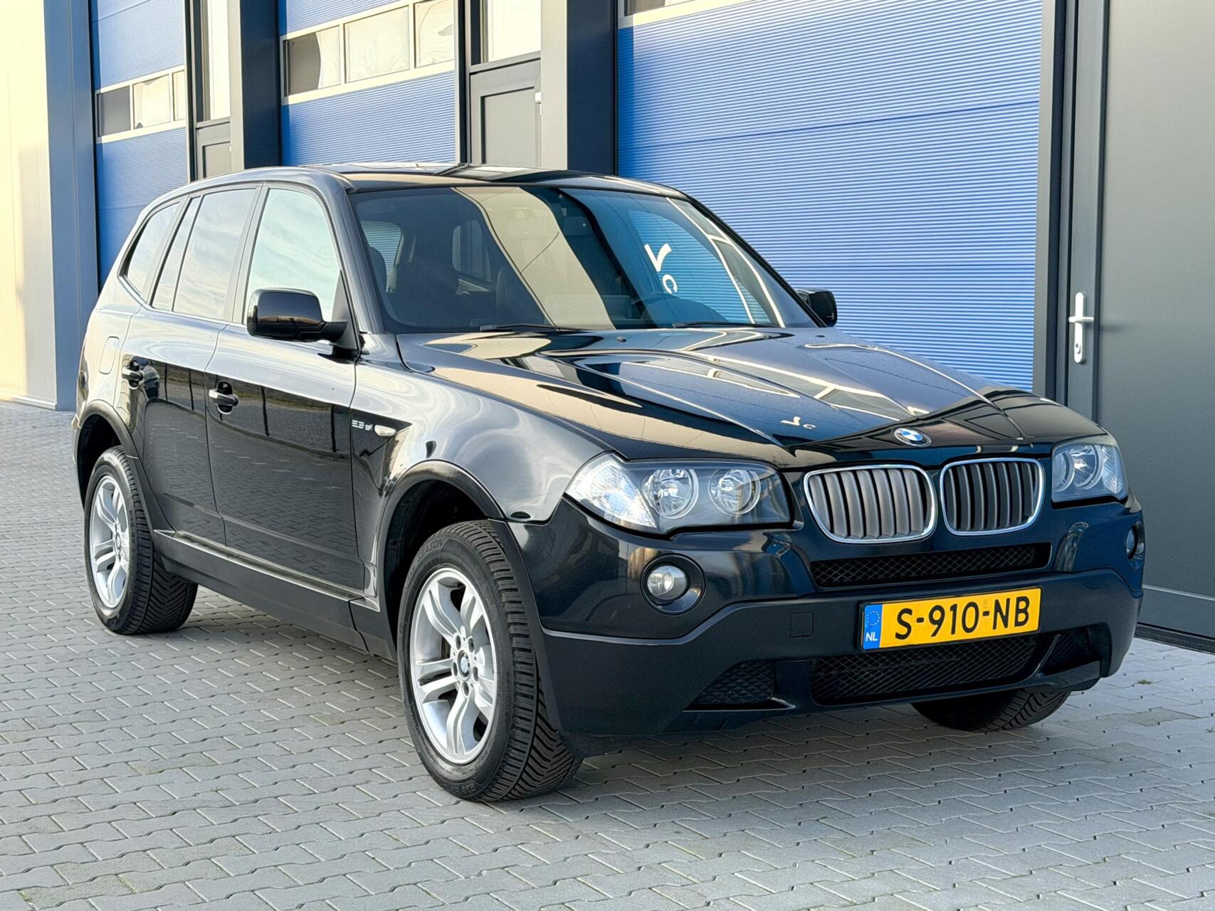 Foto van BMW X3 2.5si