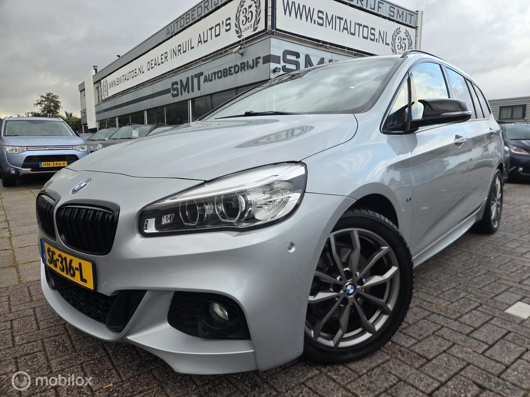 BMW 218i Gran Tourer 218i CorporateL High Ex. Pano/Camera 2018 - voorkant