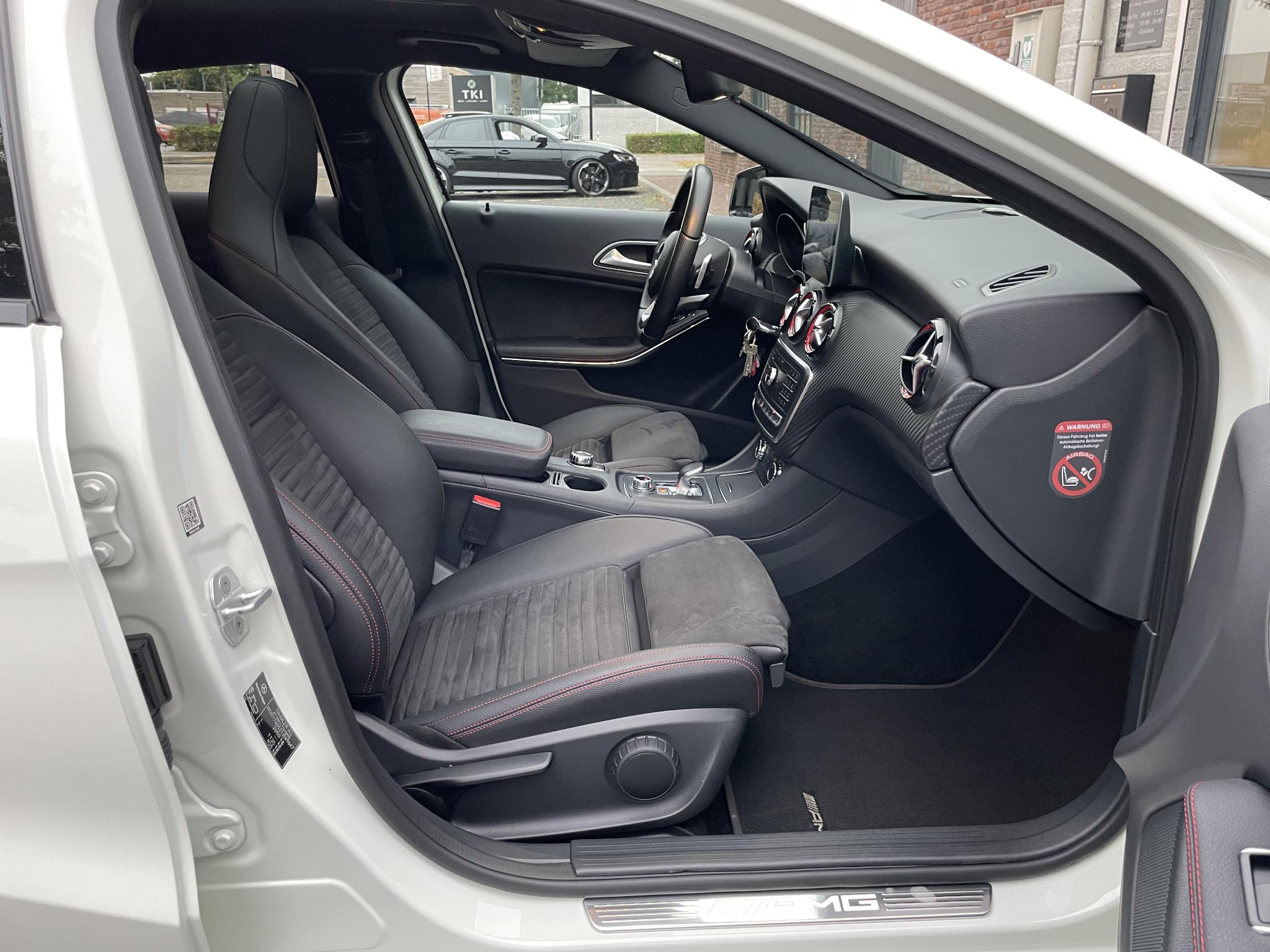 Foto van Mercedes-Benz AMG A 45