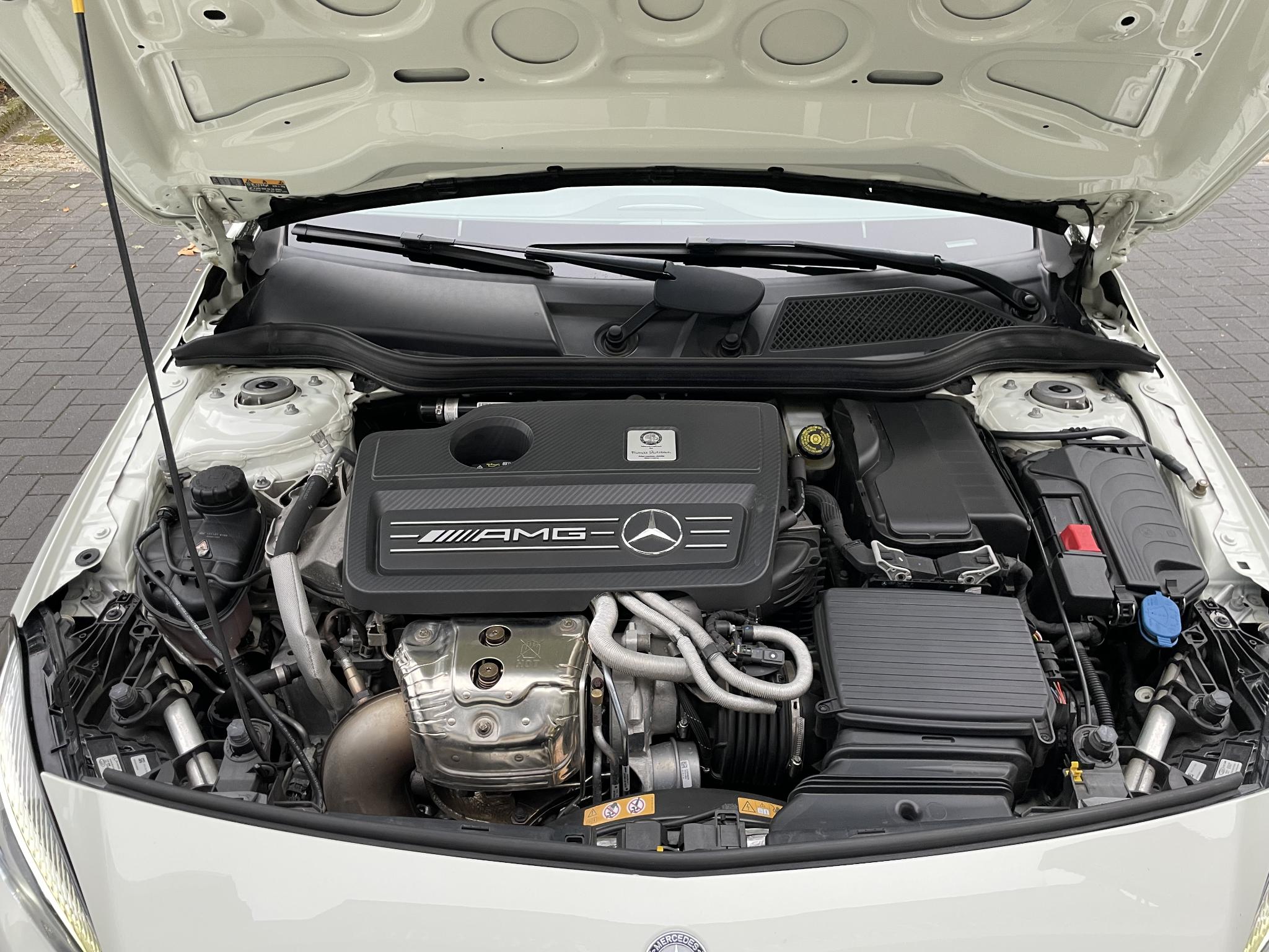 Foto van Mercedes-Benz AMG A 45