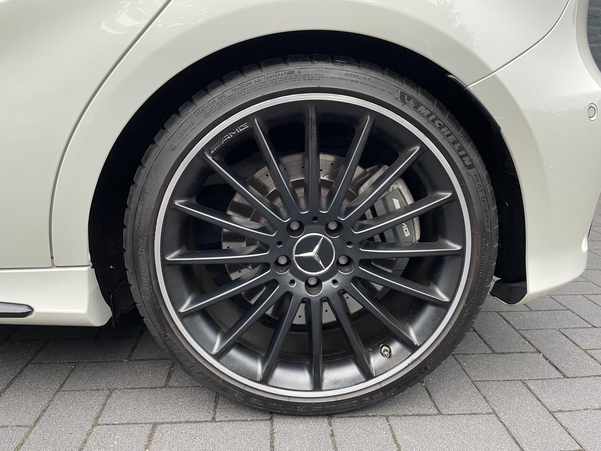 Foto van Mercedes-Benz AMG A 45