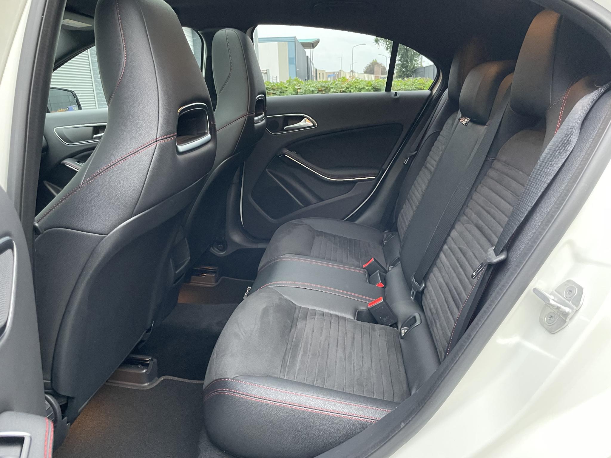 Foto van Mercedes-Benz AMG A 45