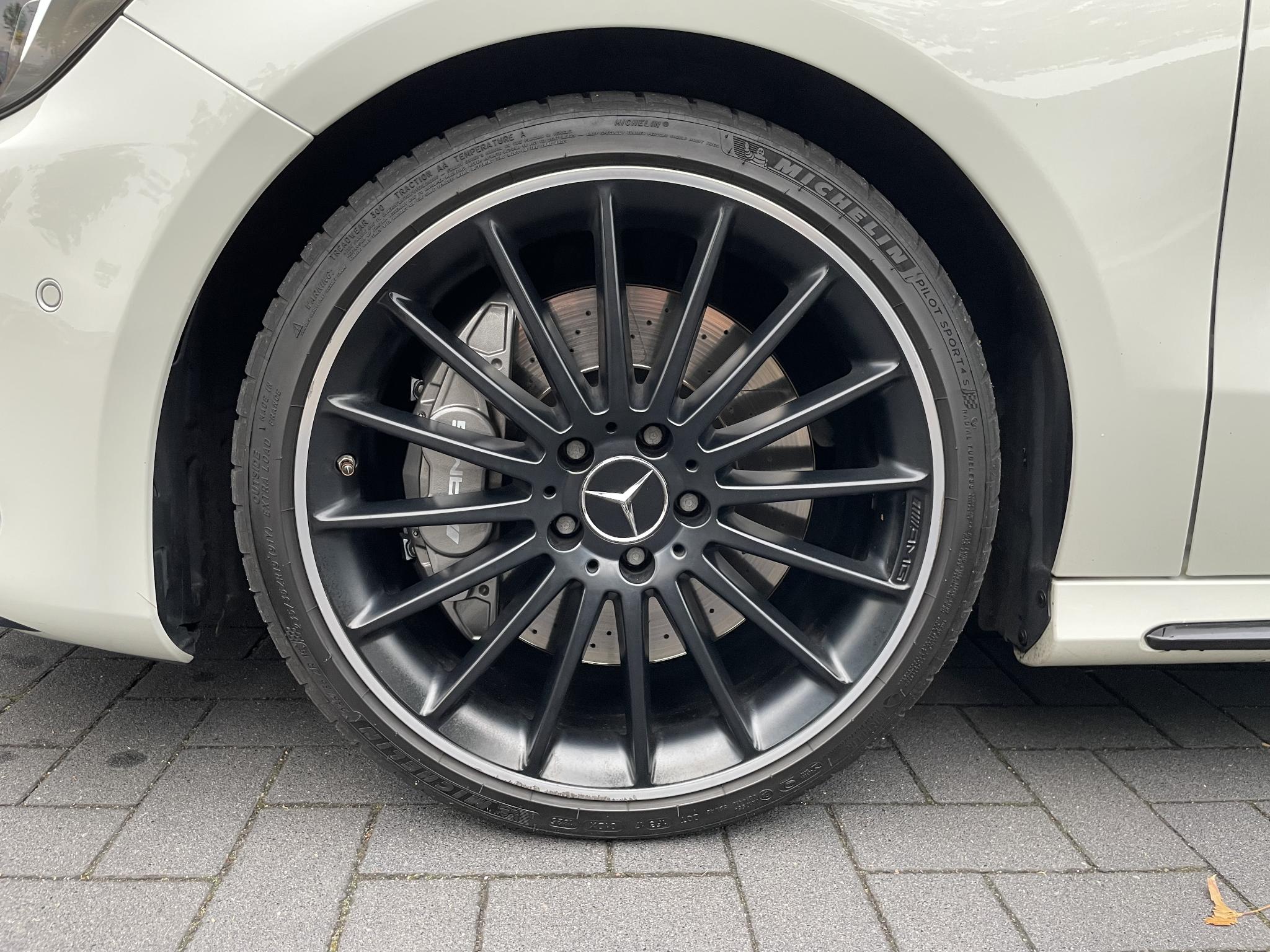 Foto van Mercedes-Benz AMG A 45