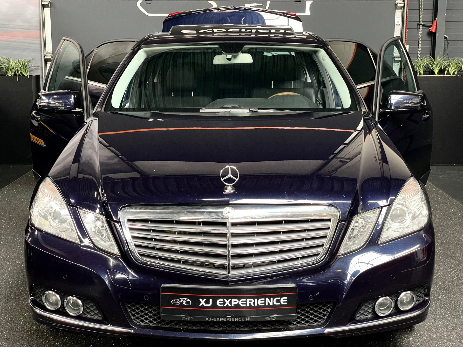 Mercedes-Benz E 350 Cgi 350 CGI Elegance 292 PK/GLASDAK/NAVI/19'VELGEN 2010 - voorkant