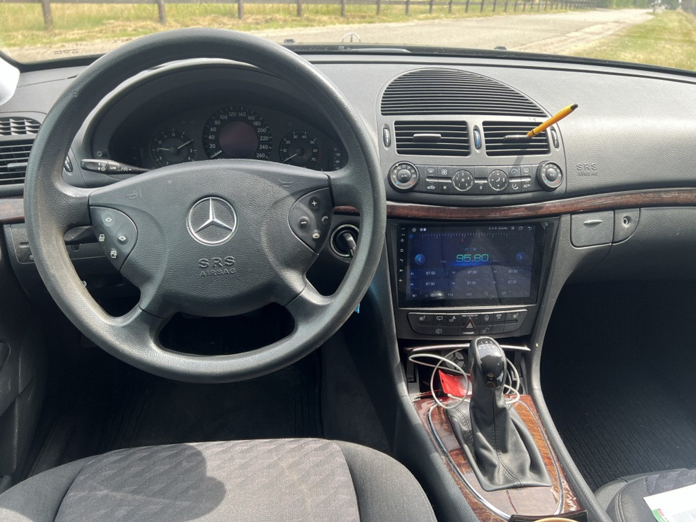 Foto van Mercedes-Benz E 240