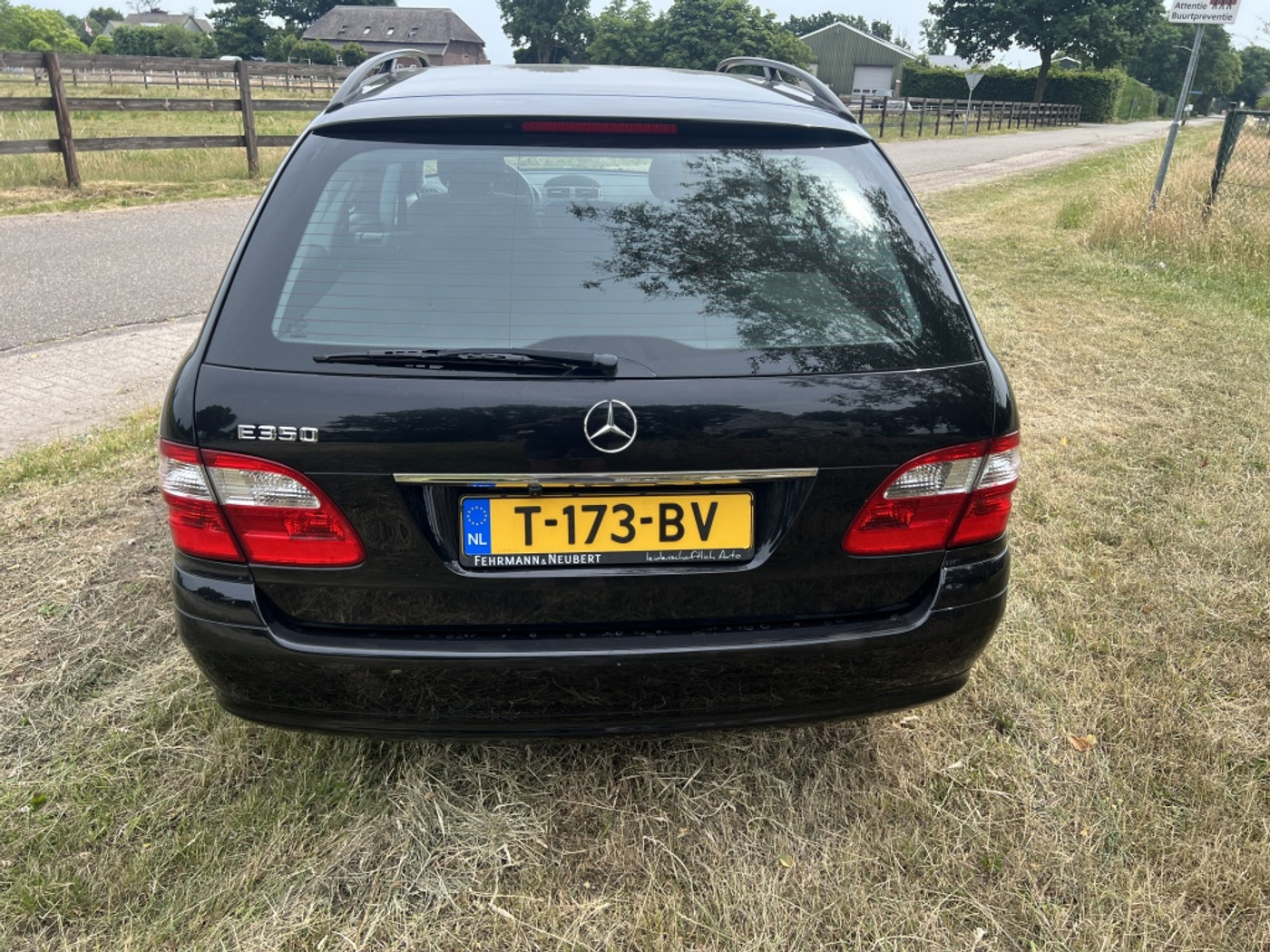 Foto van Mercedes-Benz E 240