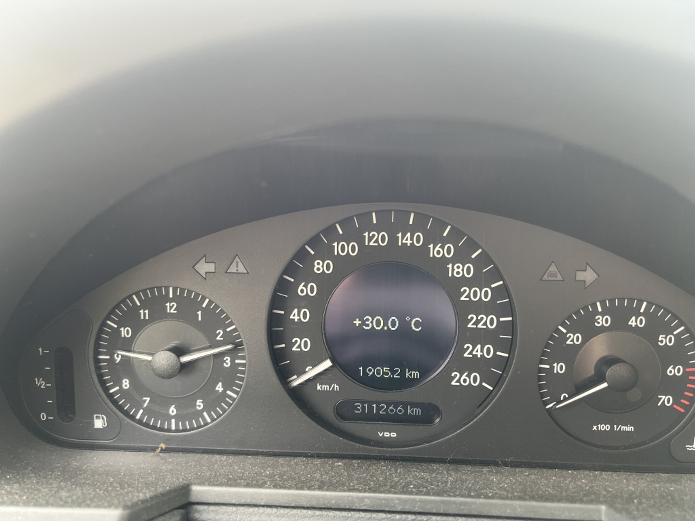 Foto van Mercedes-Benz E 240