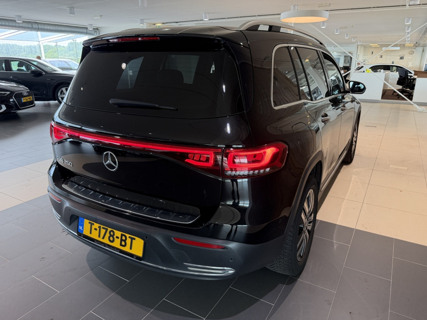 Foto van Mercedes-Benz Eqb 250