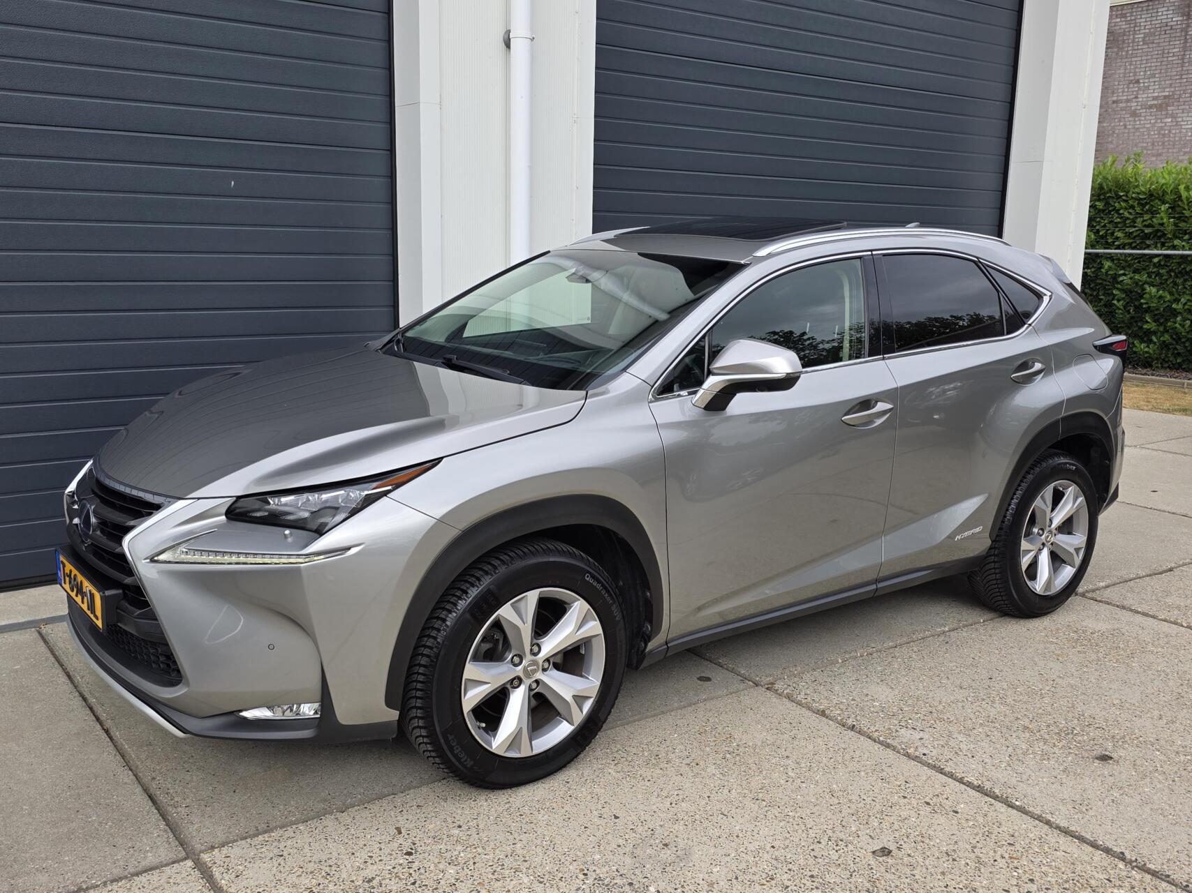Foto van Lexus Lexus Nx300h