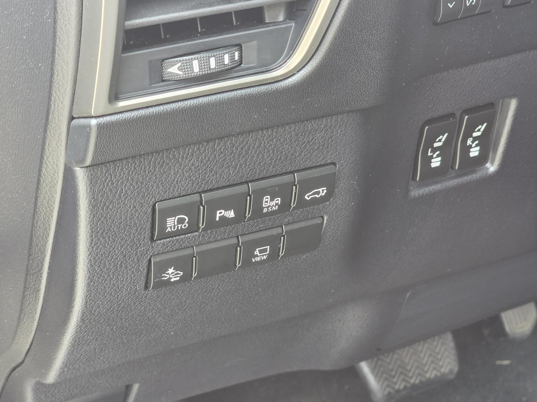 Foto van Lexus Lexus Nx300h