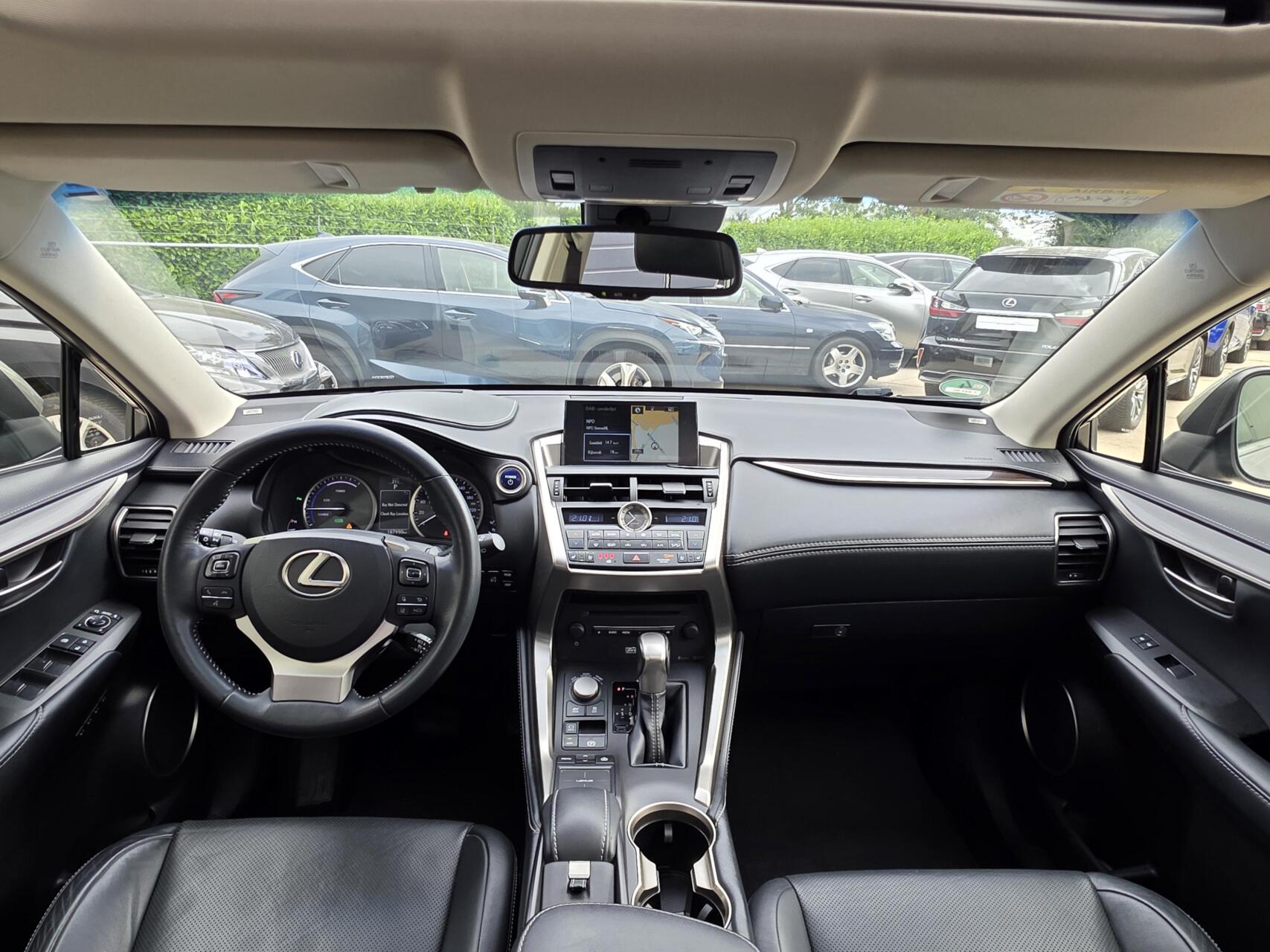 Foto van Lexus Lexus Nx300h