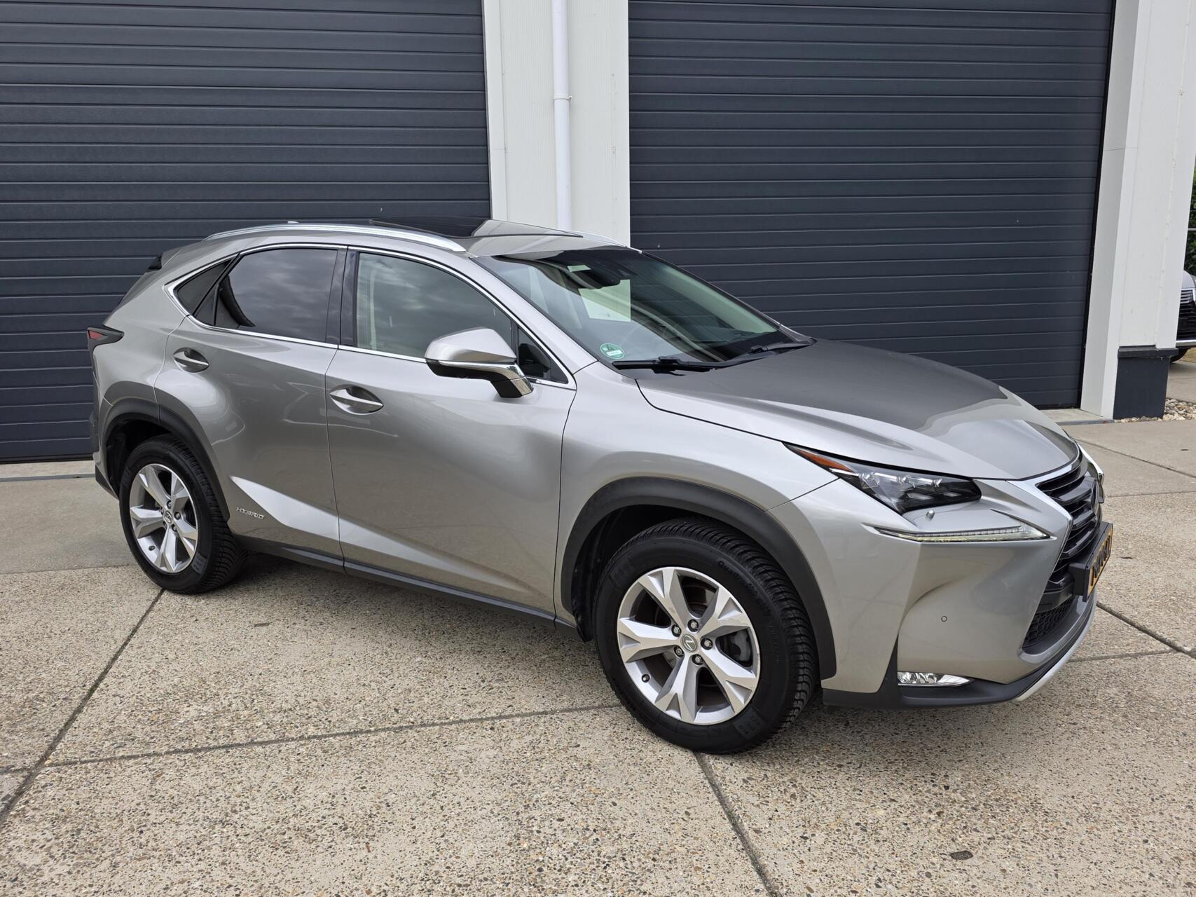Foto van Lexus Lexus Nx300h
