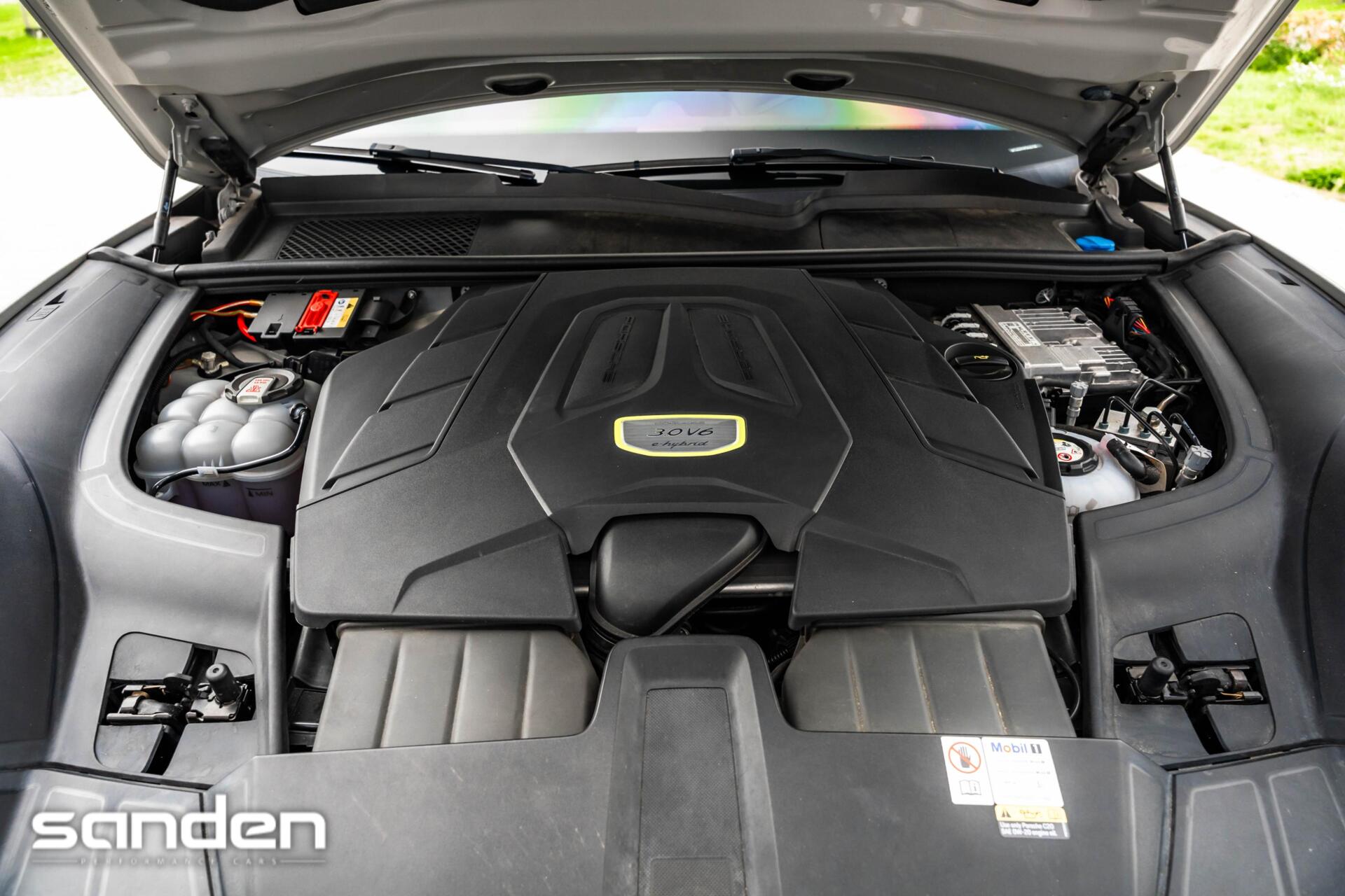 Foto van Porsche Cayenne E-hybrid