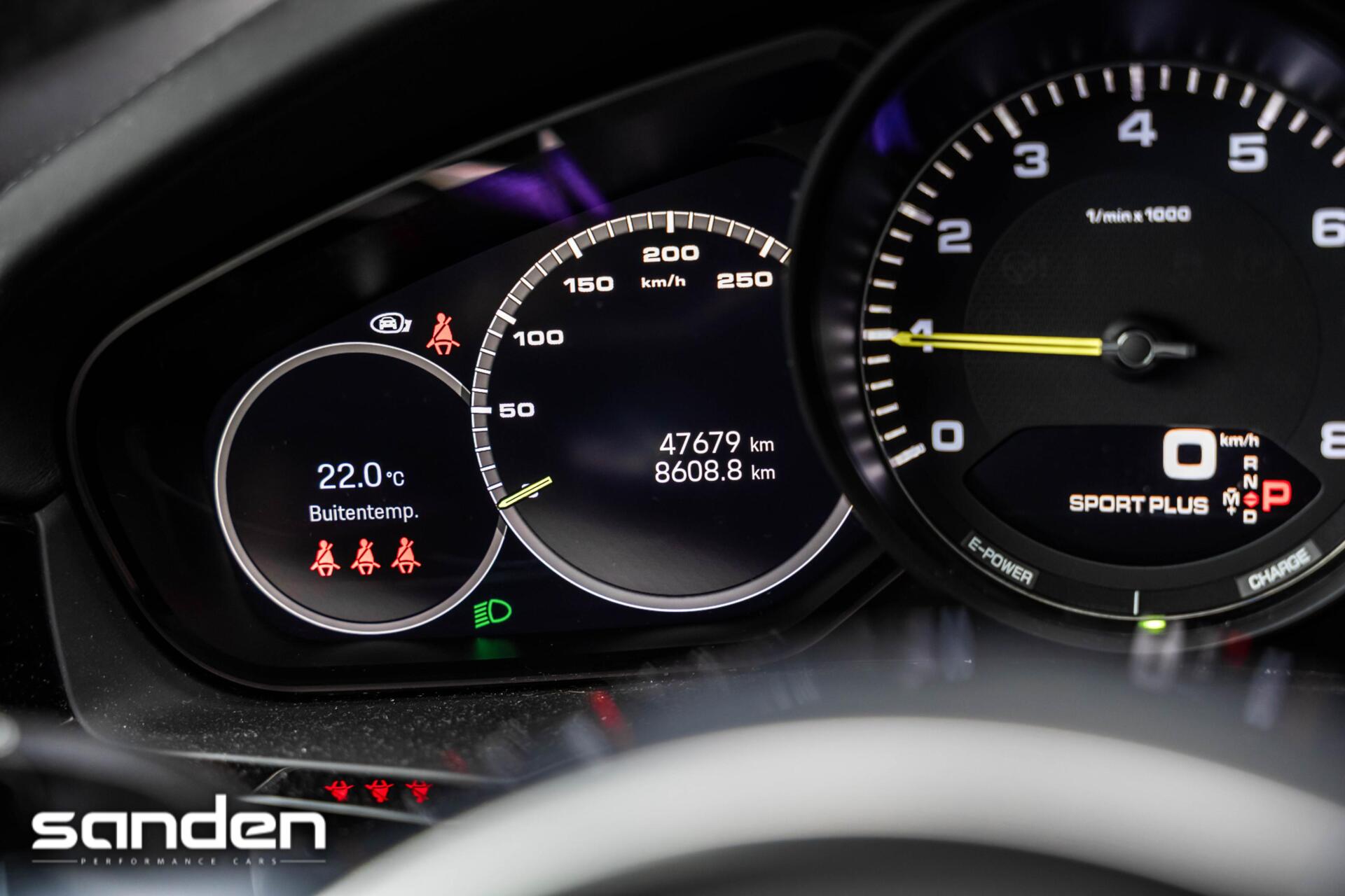 Foto van Porsche Cayenne E-hybrid