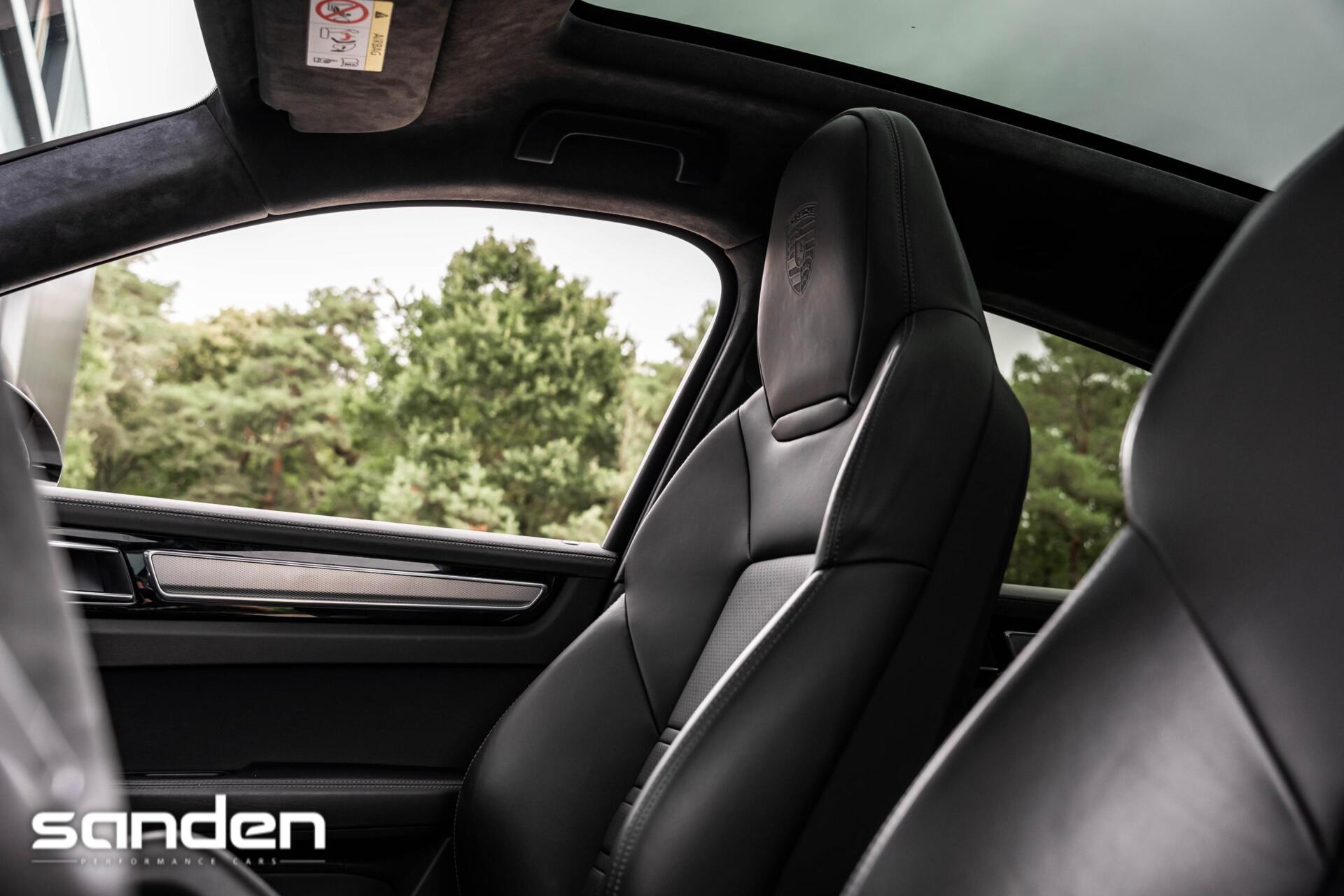 Foto van Porsche Cayenne E-hybrid