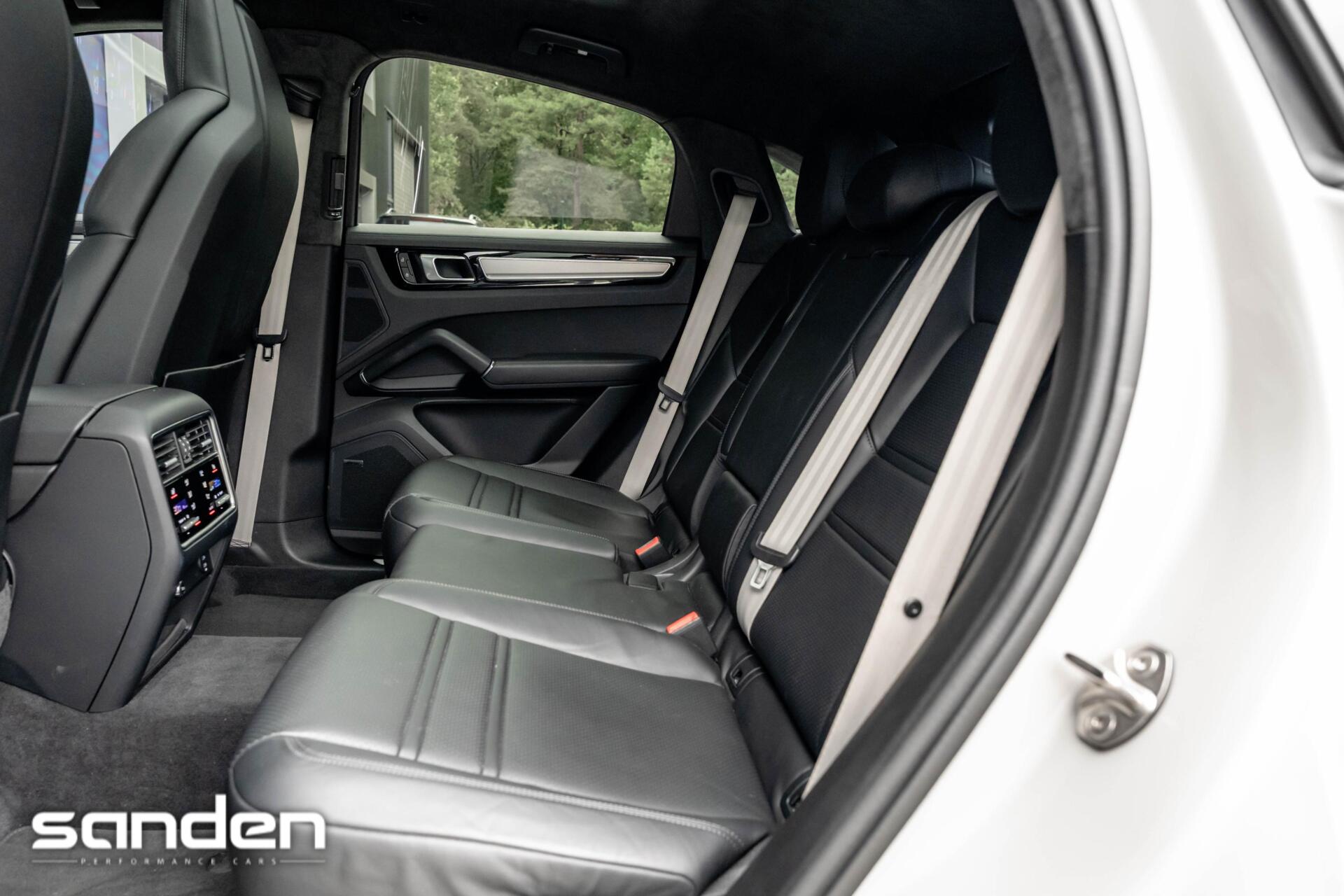 Foto van Porsche Cayenne E-hybrid