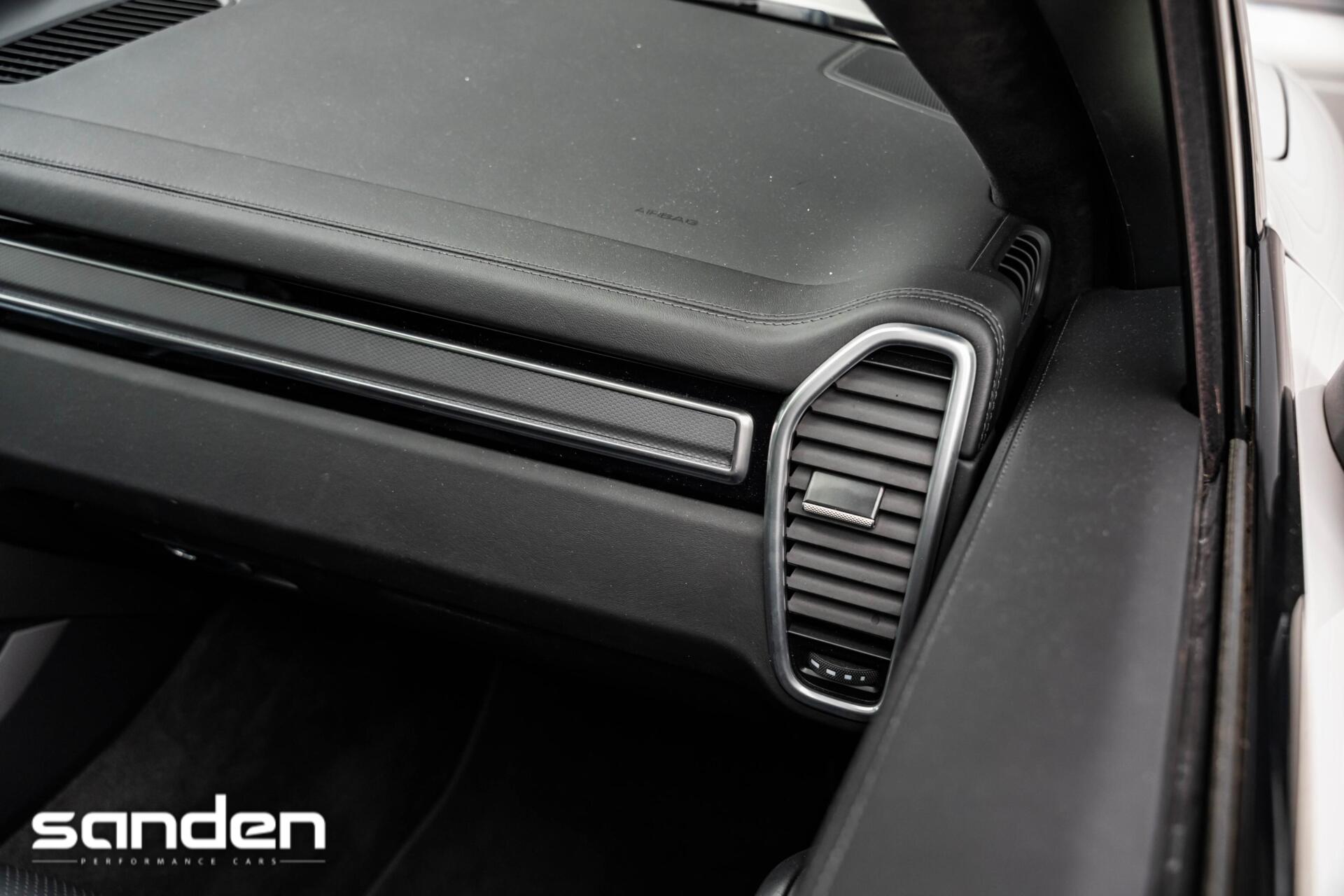 Foto van Porsche Cayenne E-hybrid