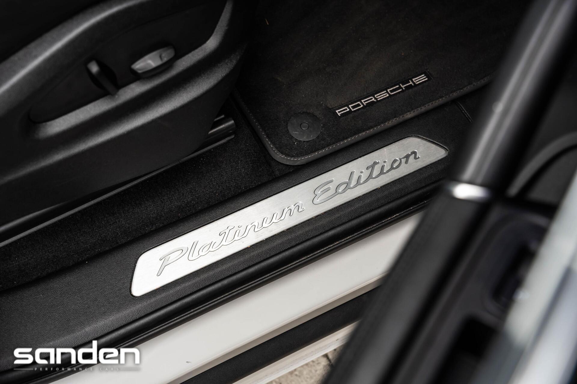 Foto van Porsche Cayenne E-hybrid