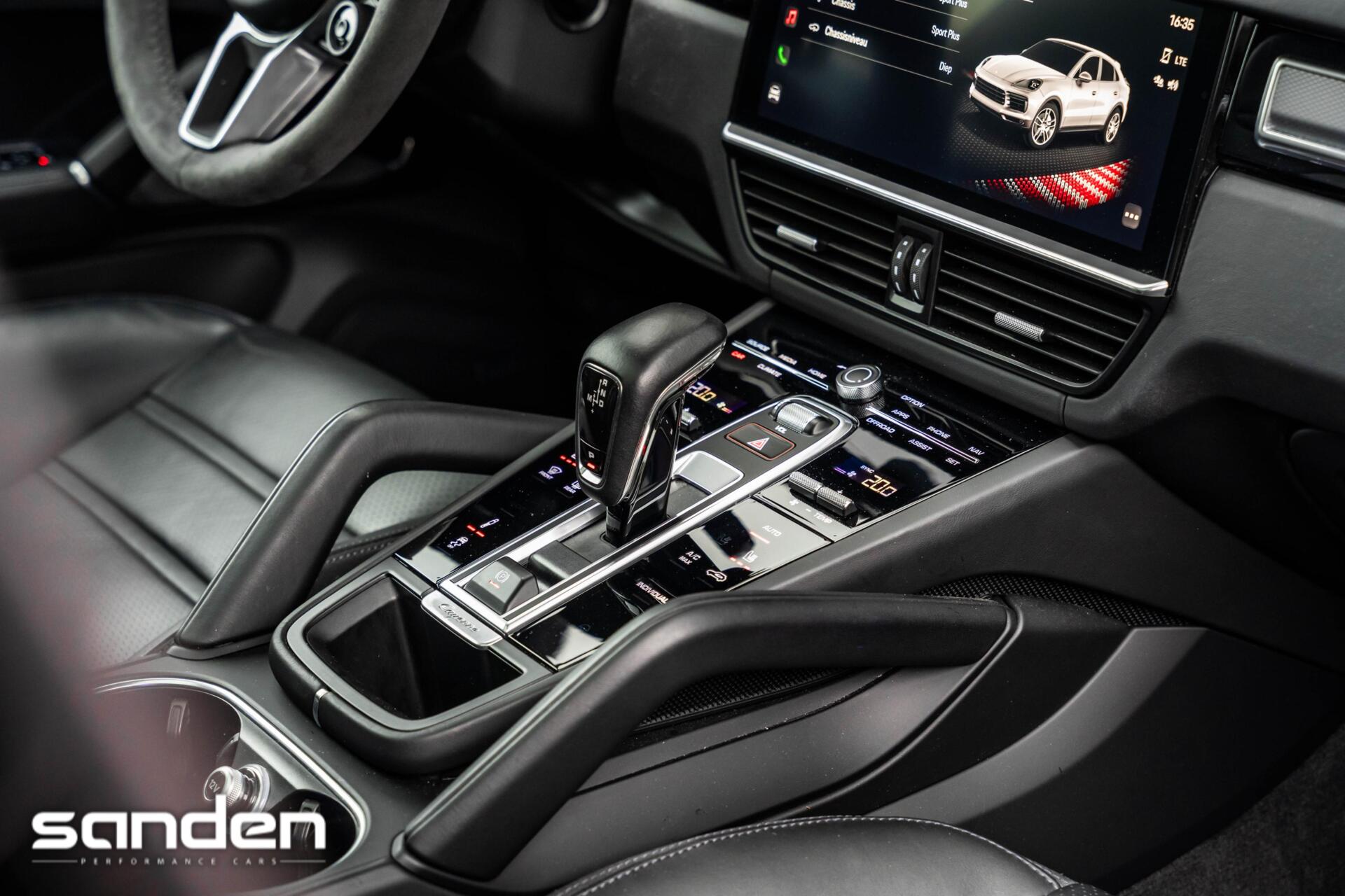 Foto van Porsche Cayenne E-hybrid