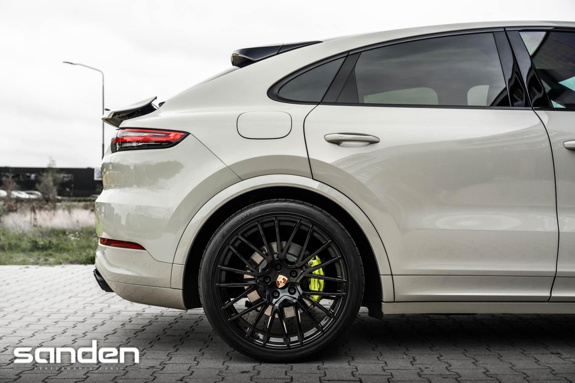 Foto van Porsche Cayenne E-hybrid