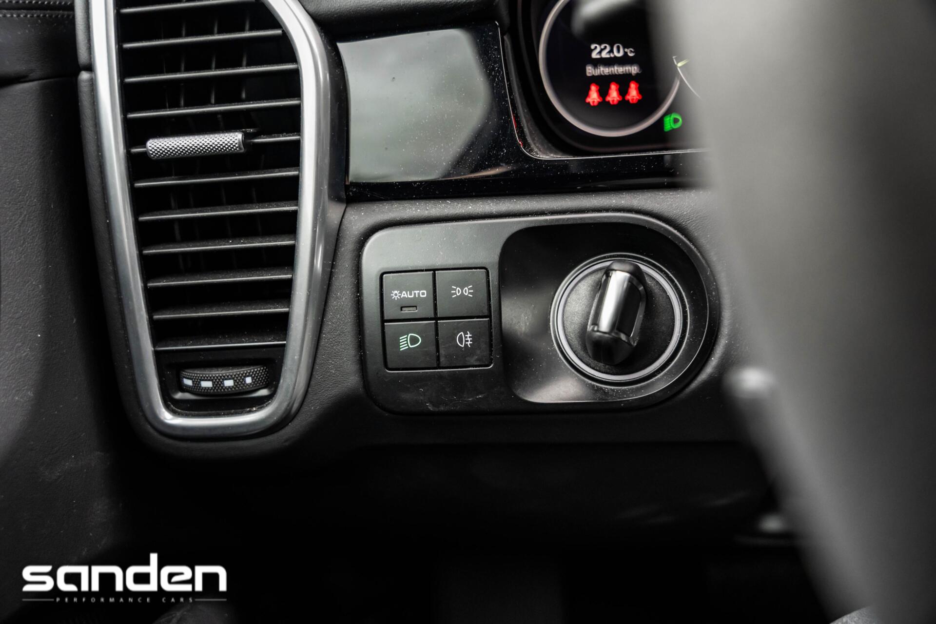 Foto van Porsche Cayenne E-hybrid