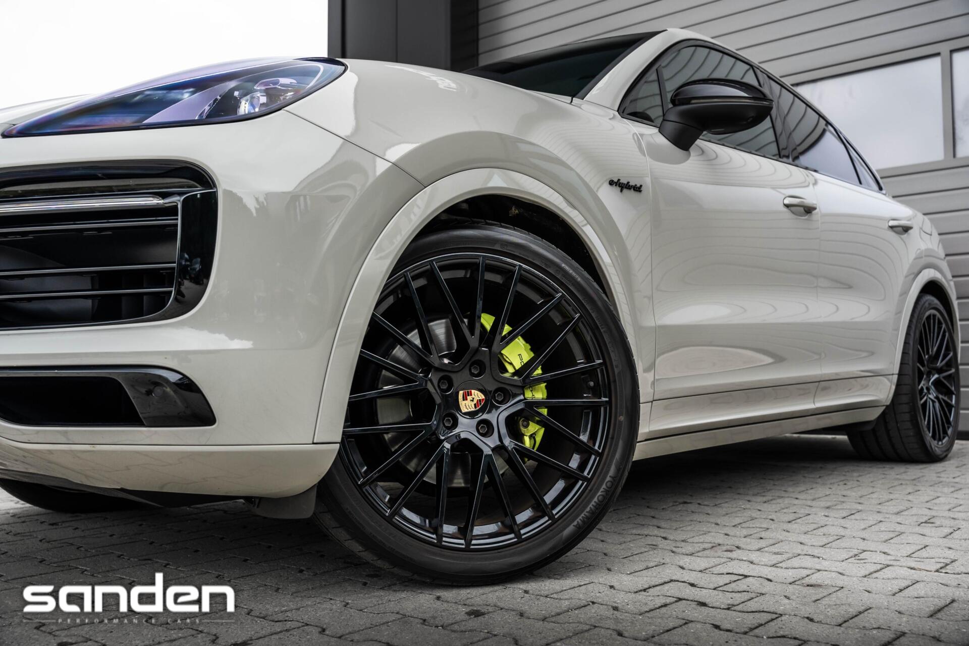 Foto van Porsche Cayenne E-hybrid