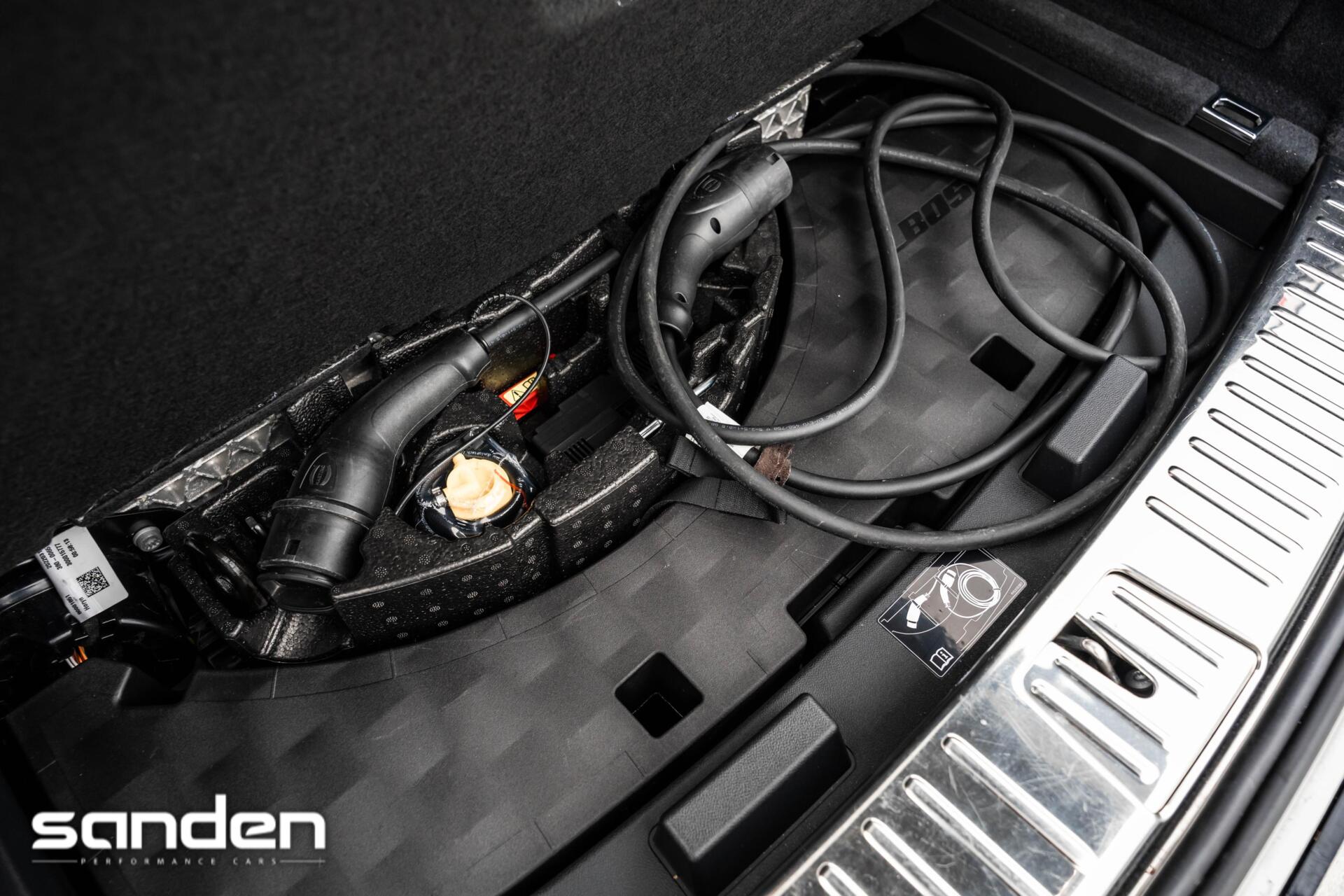 Foto van Porsche Cayenne E-hybrid