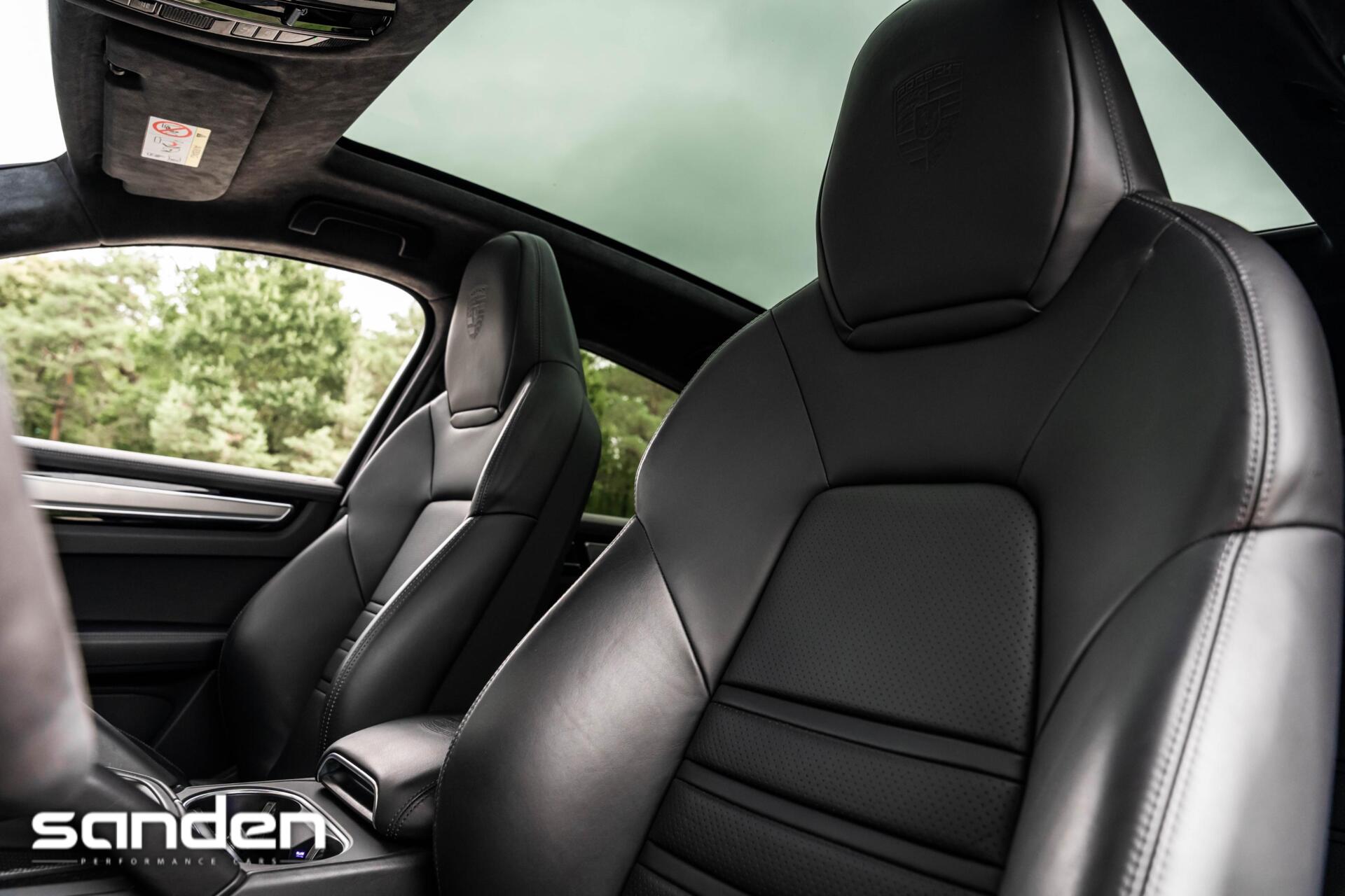 Foto van Porsche Cayenne E-hybrid