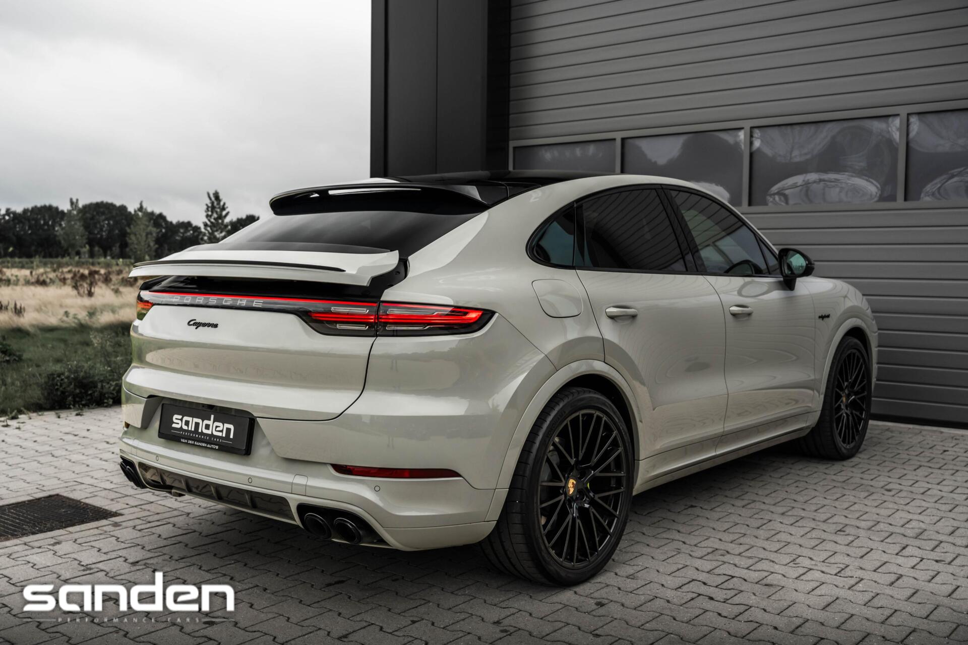 Foto van Porsche Cayenne E-hybrid