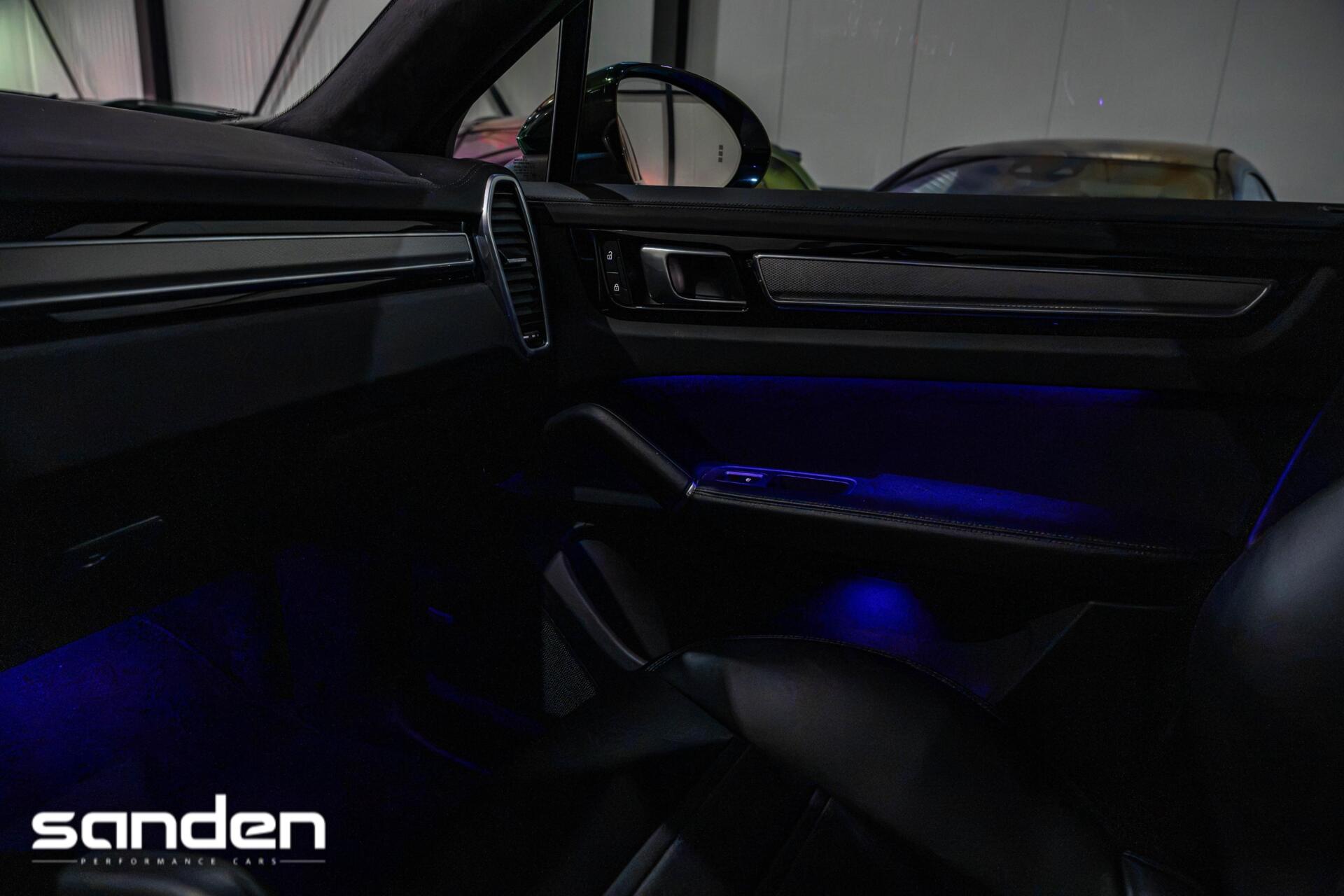 Foto van Porsche Cayenne E-hybrid