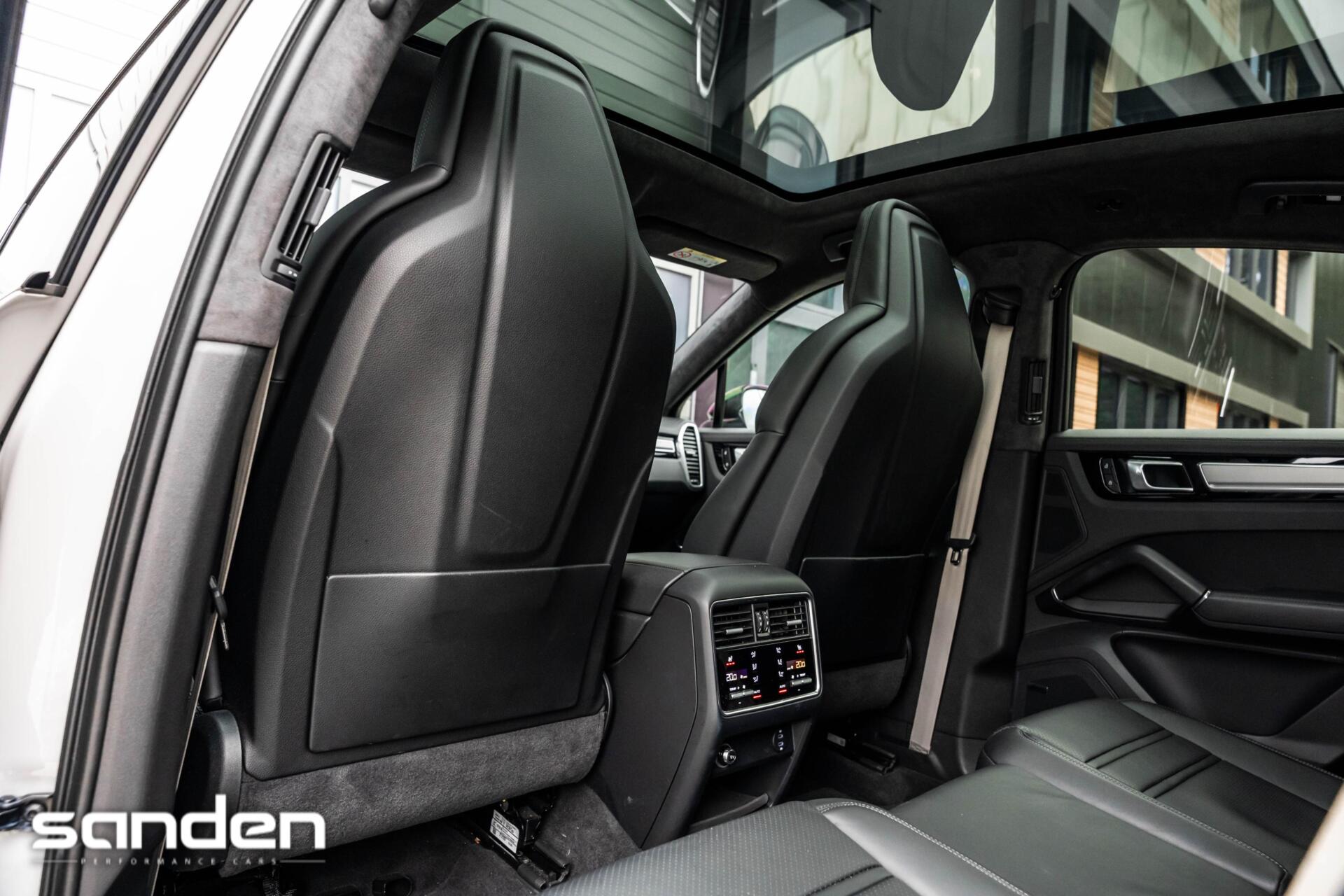 Foto van Porsche Cayenne E-hybrid
