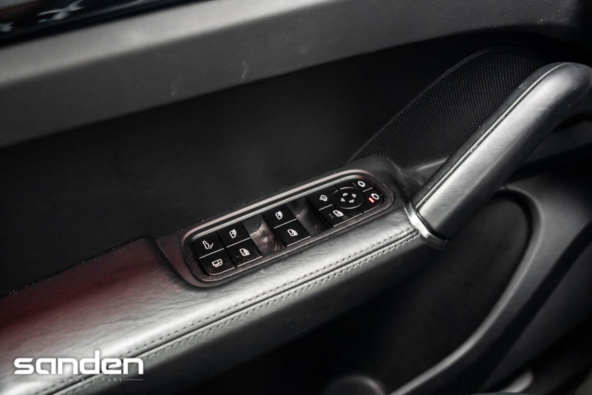 Foto van Porsche Cayenne E-hybrid