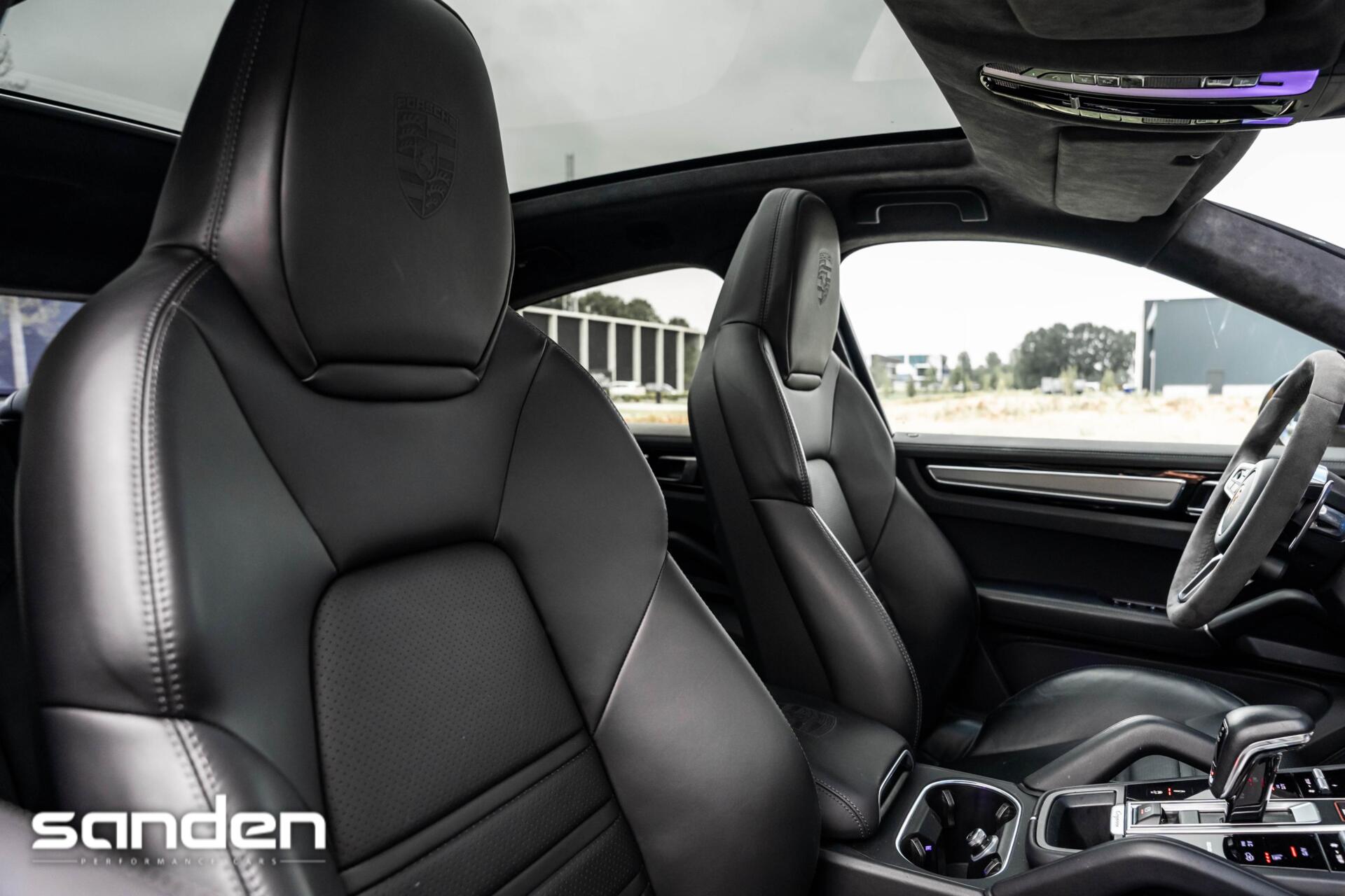 Foto van Porsche Cayenne E-hybrid