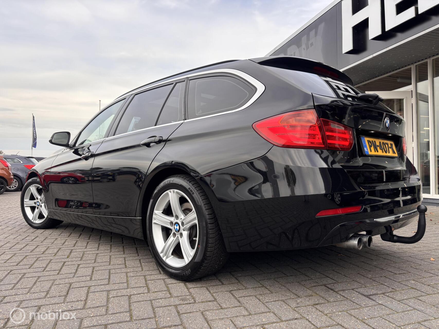 Foto van BMW 328i