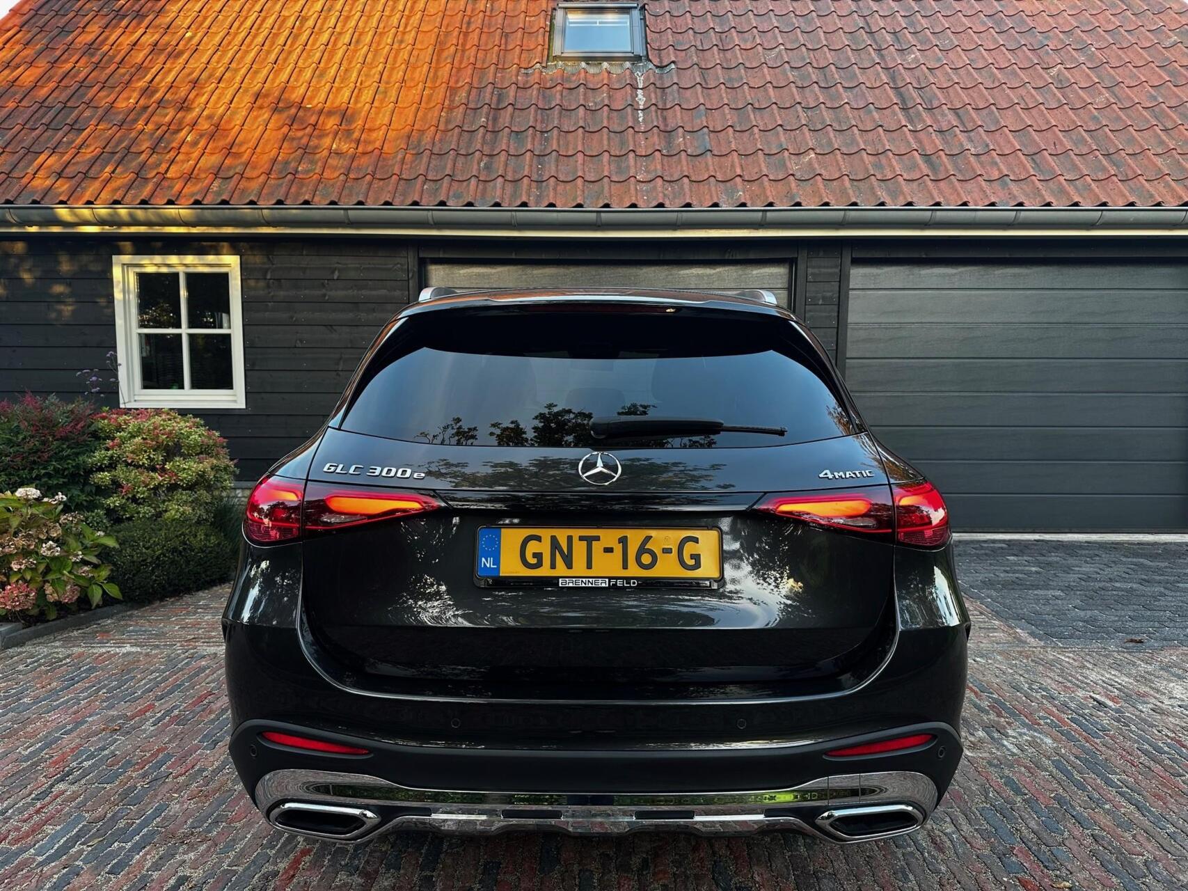 Foto van Mercedes-Benz GLC 300 E 4Matic