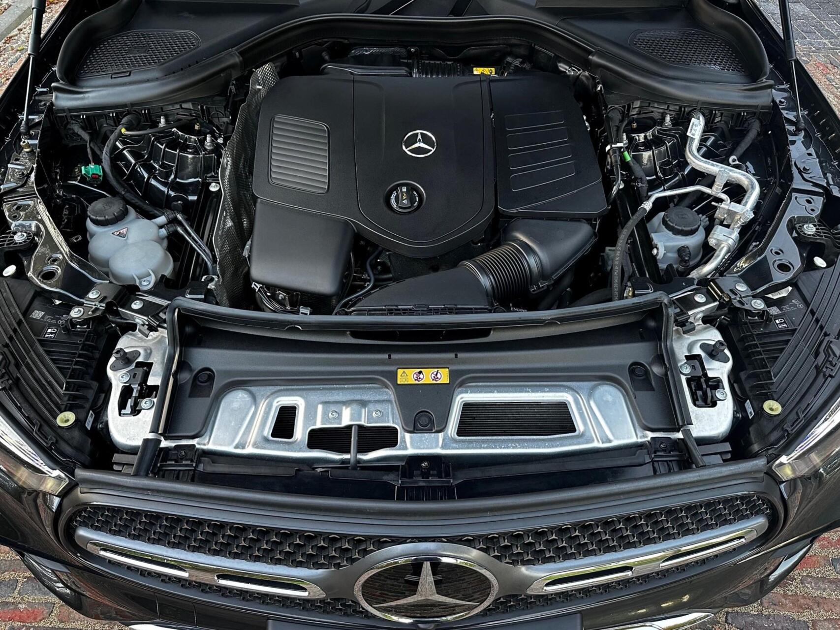 Foto van Mercedes-Benz GLC 300 E 4Matic