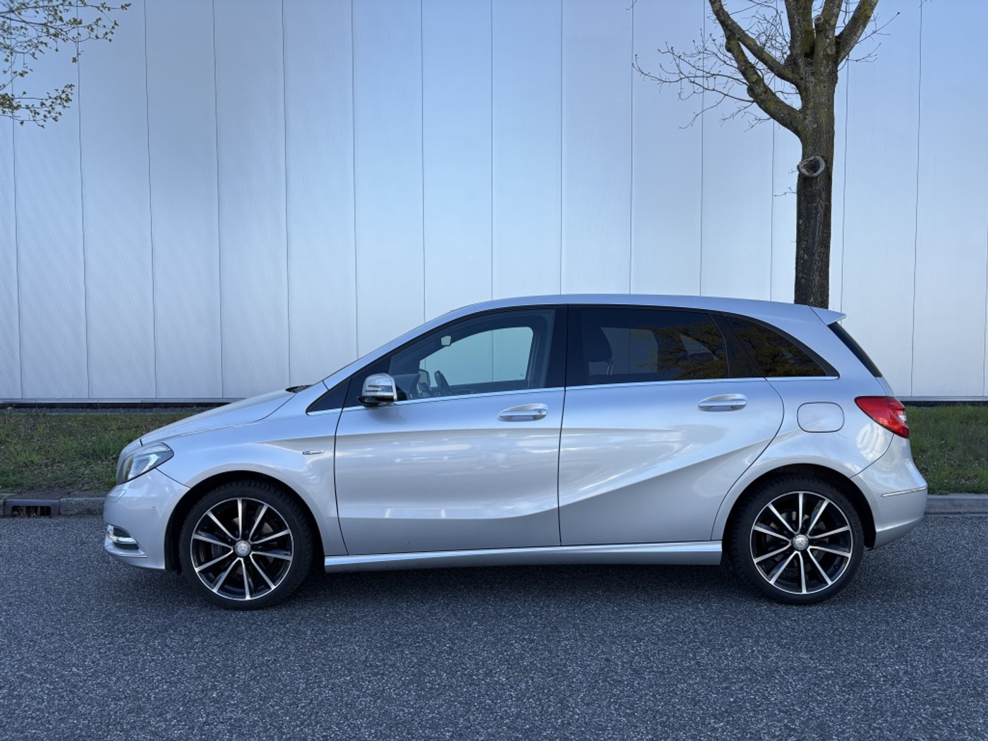 Foto van Mercedes-Benz B 200
