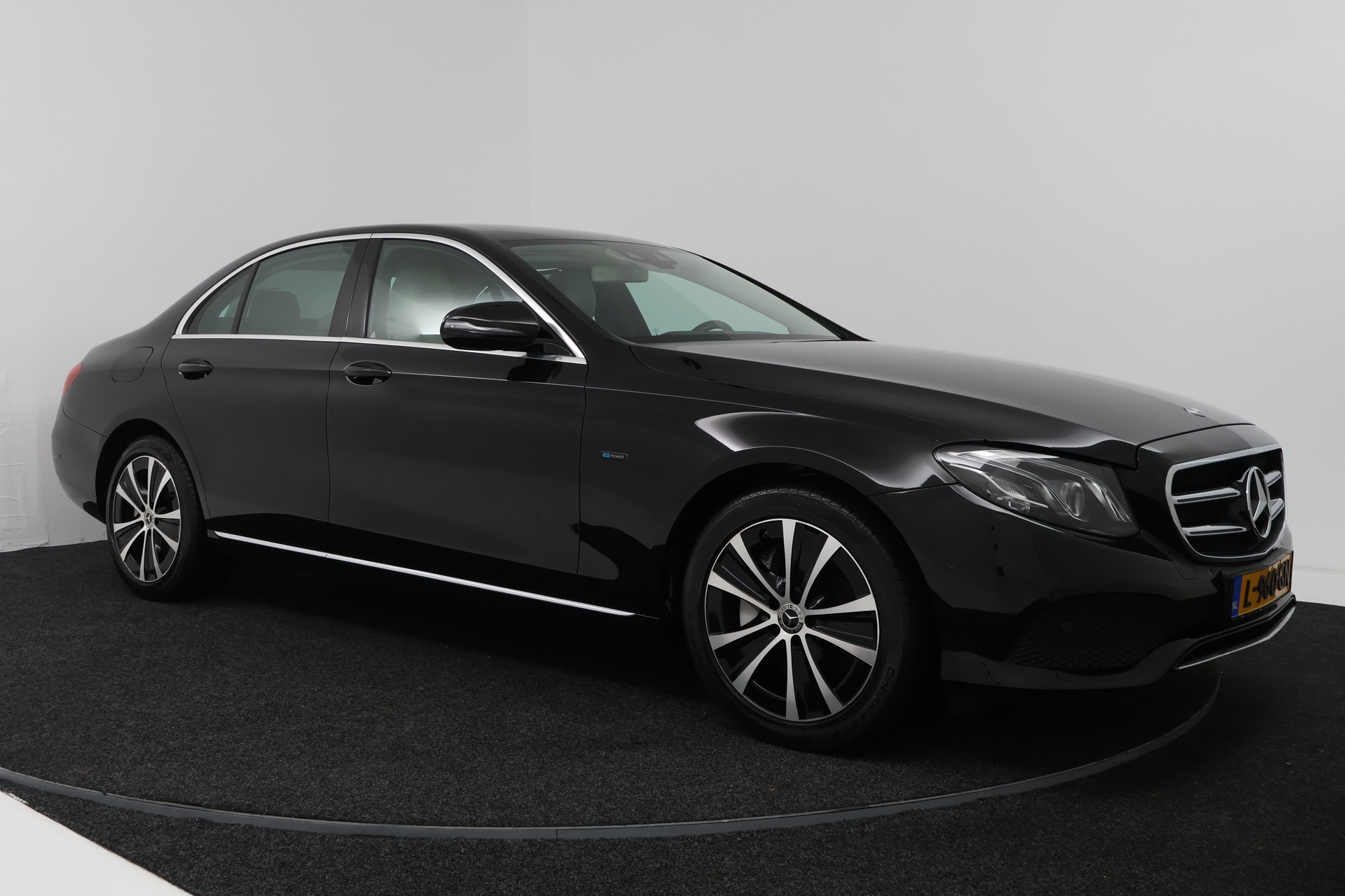 Foto van Mercedes-Benz E 300 E