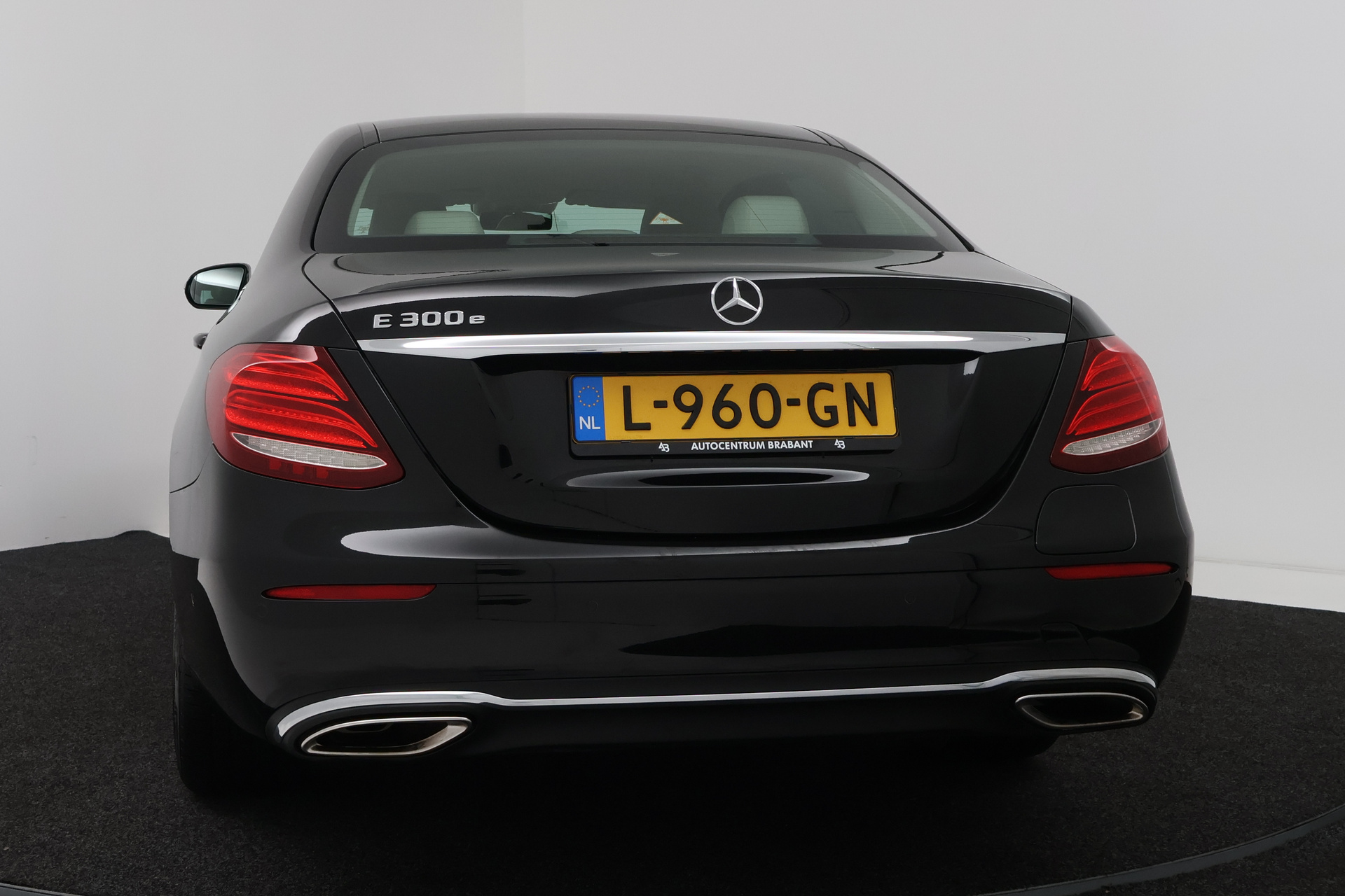 Foto van Mercedes-Benz E 300 E