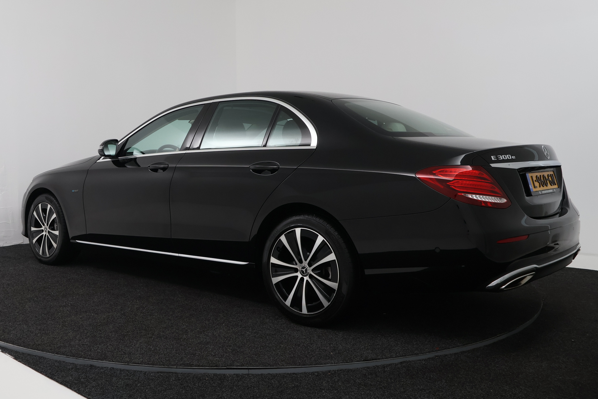Foto van Mercedes-Benz E 300 E
