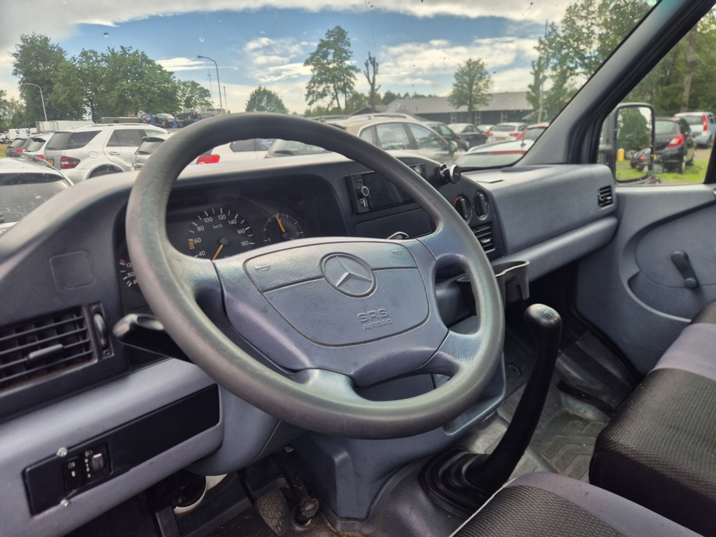 Foto van Mercedes-Benz 310 D