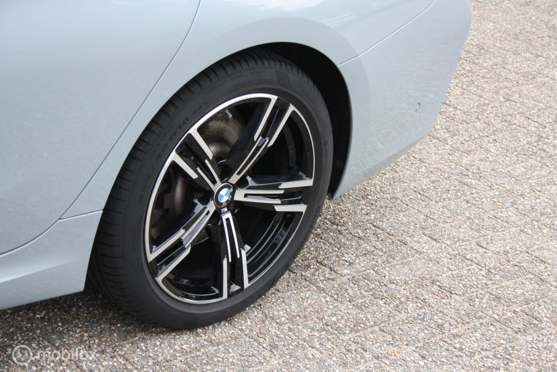 Foto van BMW 330i
