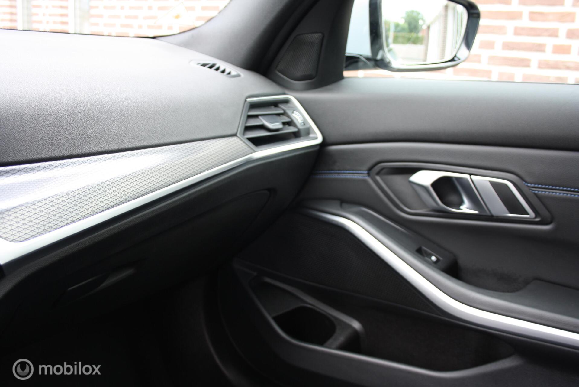 Foto van BMW 330i