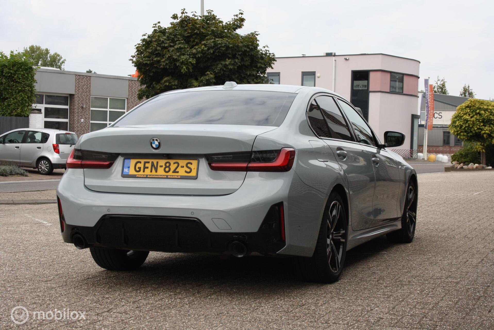Foto van BMW 330i