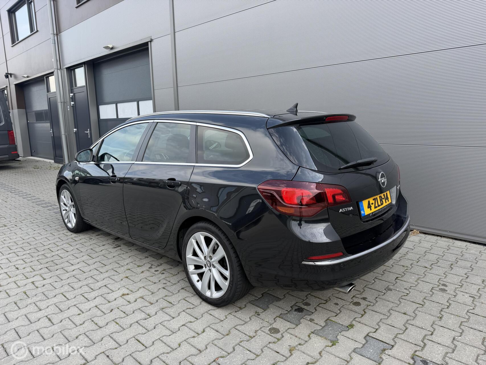 Foto van Opel Astra Sports Tourer