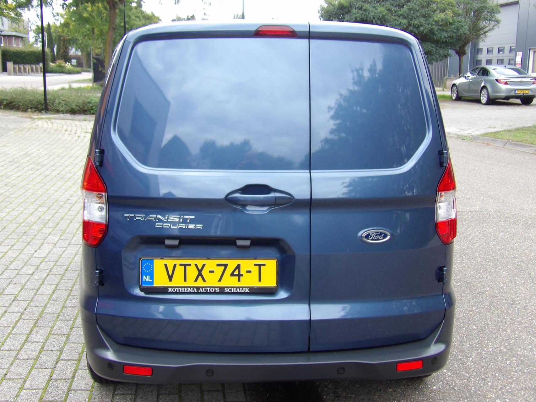 Foto van Ford Transit Courier