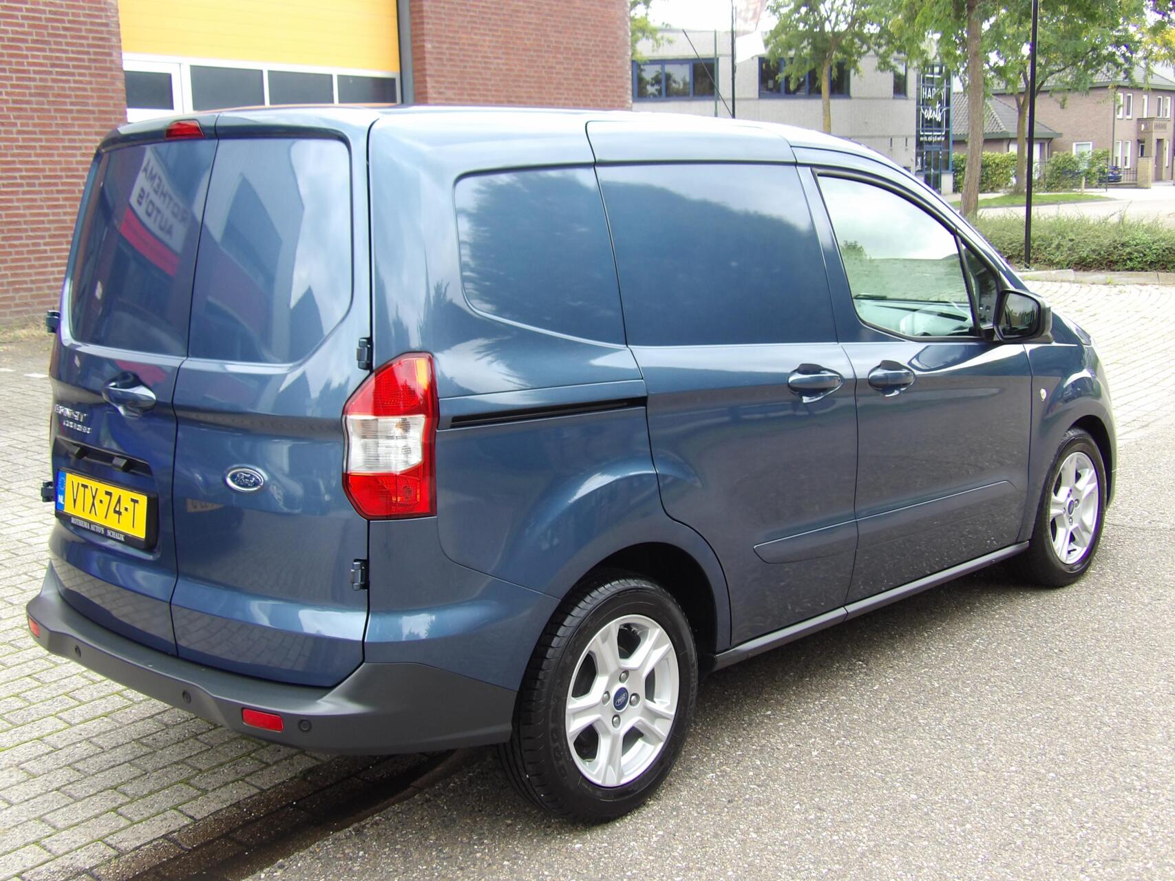 Foto van Ford Transit Courier
