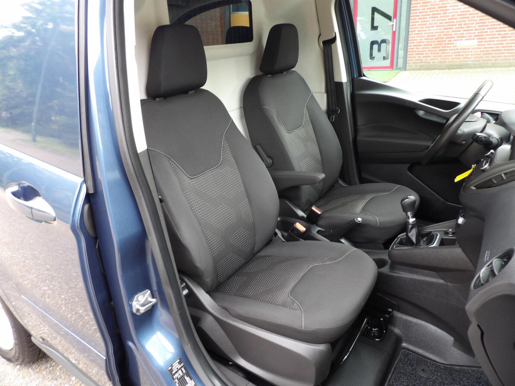 Foto van Ford Transit Courier