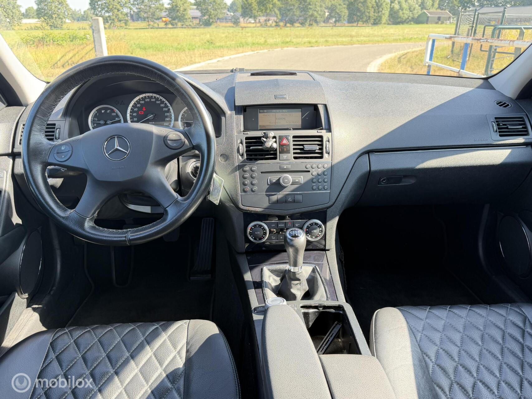 Foto van Mercedes-Benz C 180 Kompressor